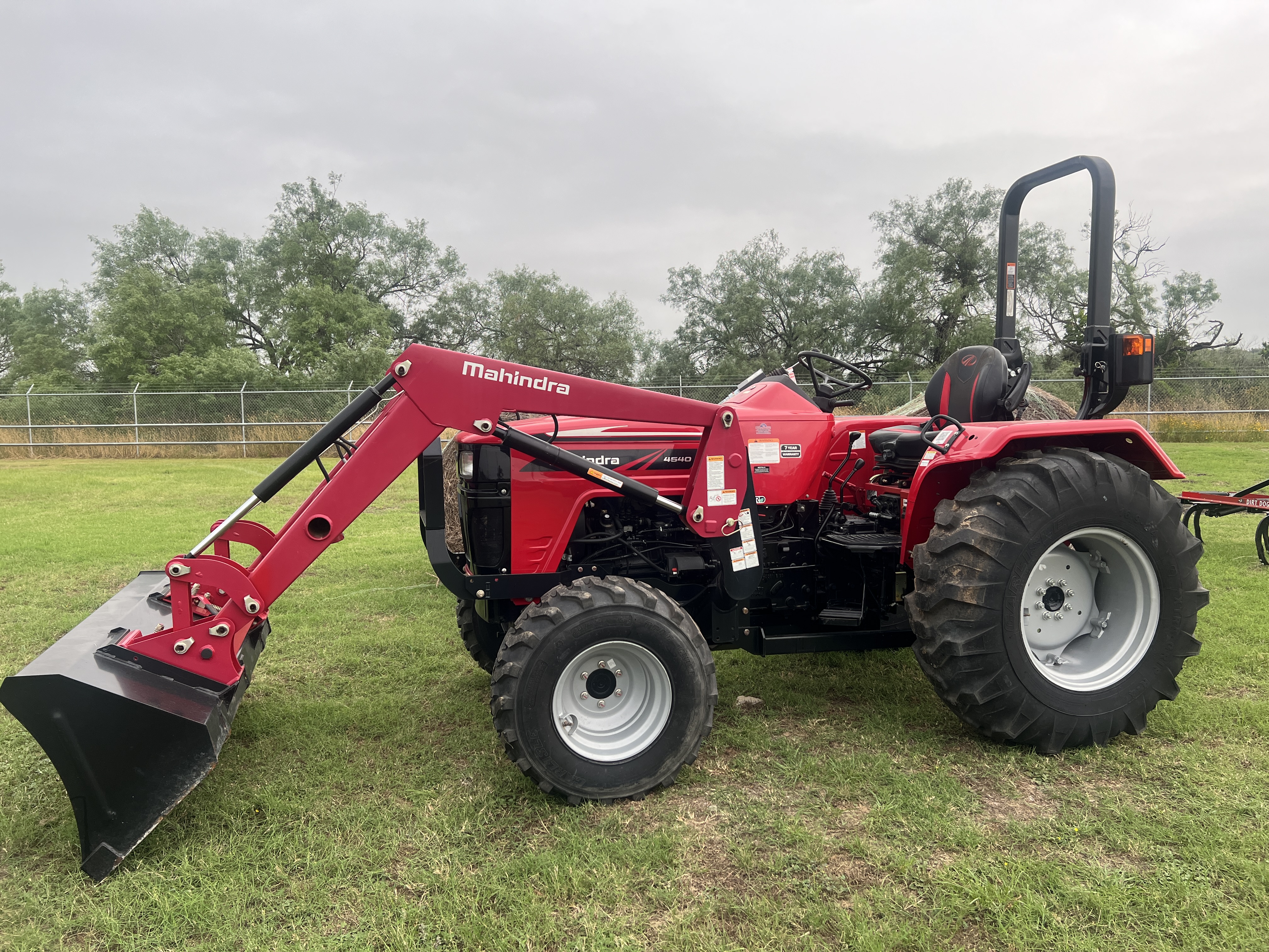 MAHINDRA TRACTORS 45404FGIL:041918
