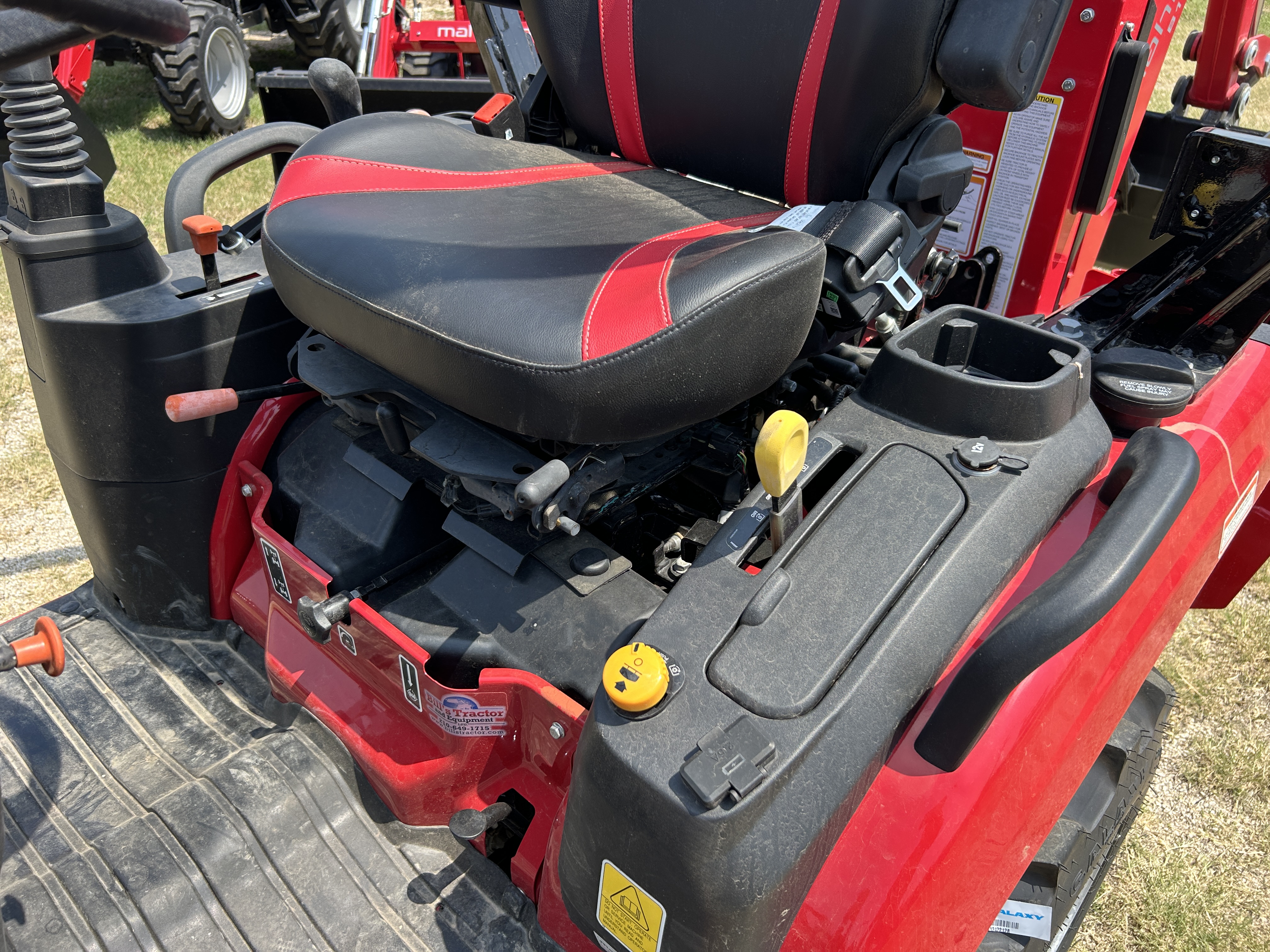 MAHINDRA TRACTORS 11204FHILB 11204FHILB:041925