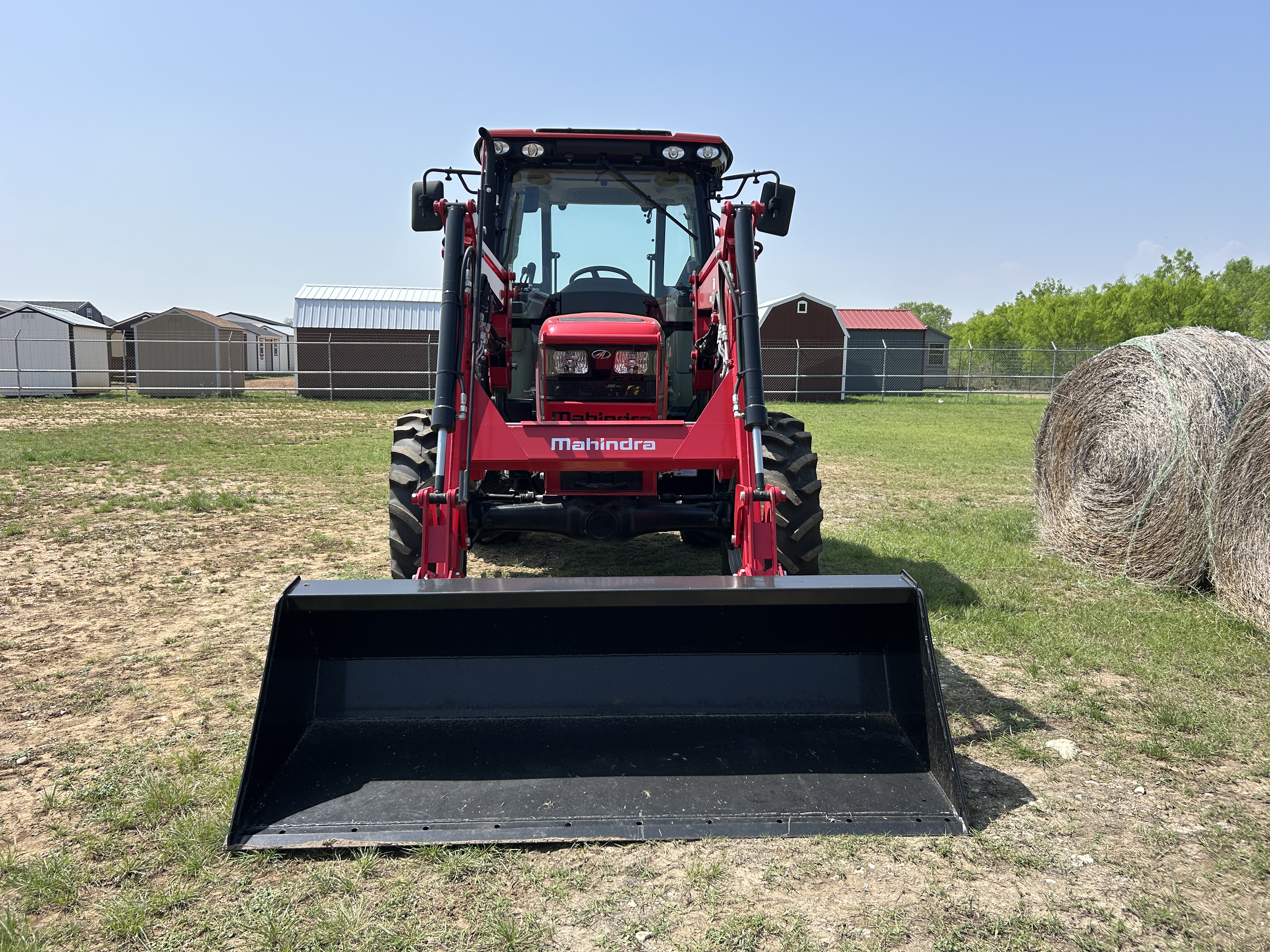 MAHINDRA TRACTORS 60754CPAL 6075 4WD CAB:041950