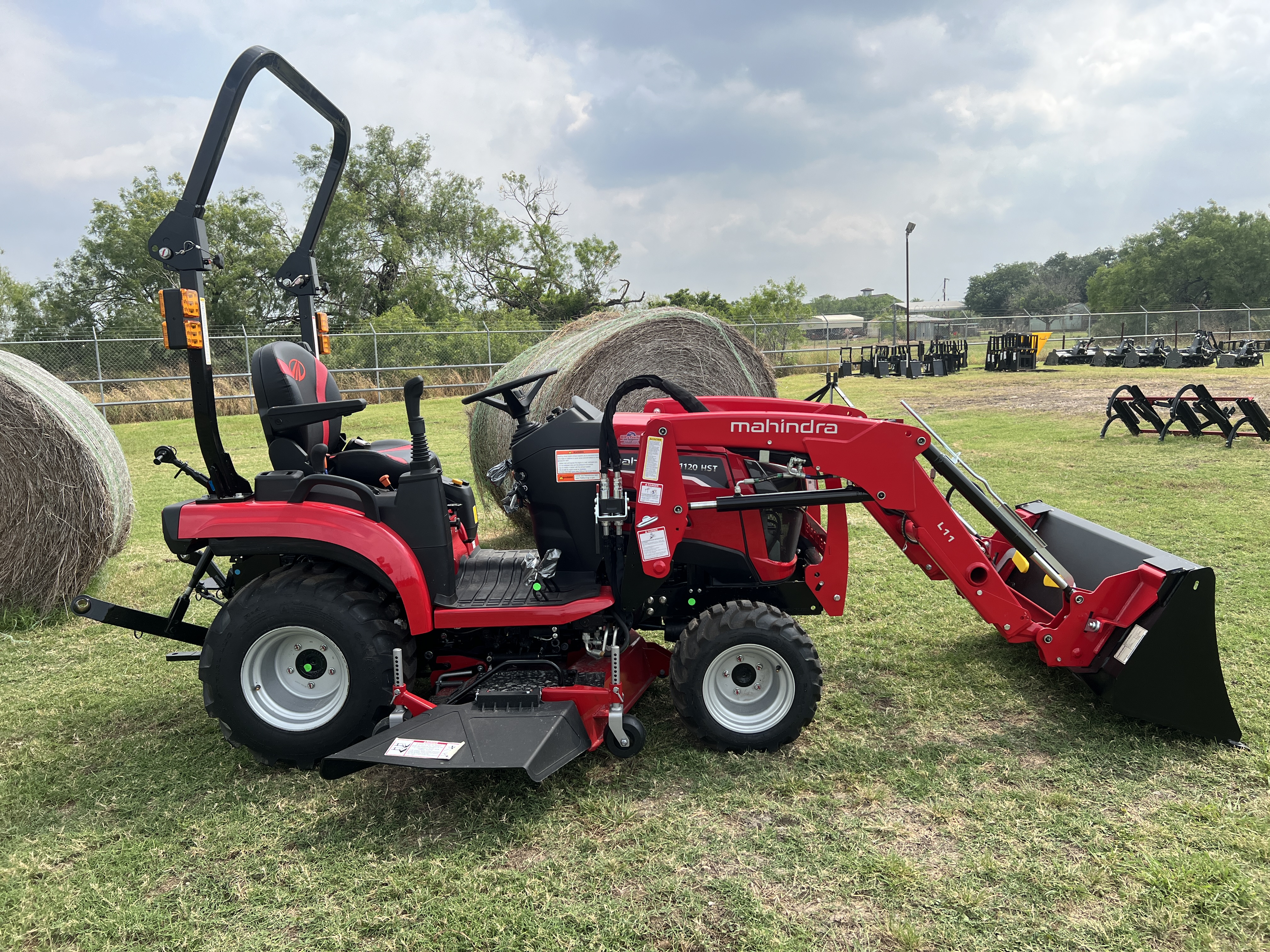 Photo of 2025 MAHINDRA TRACTORS 11204FHILM60 1120 HST 4WD W/MOWER in Adkins, TX MAHINDRA TRACTORS 11204FHILM60 1120 HST 4WD W/MOWER  041994