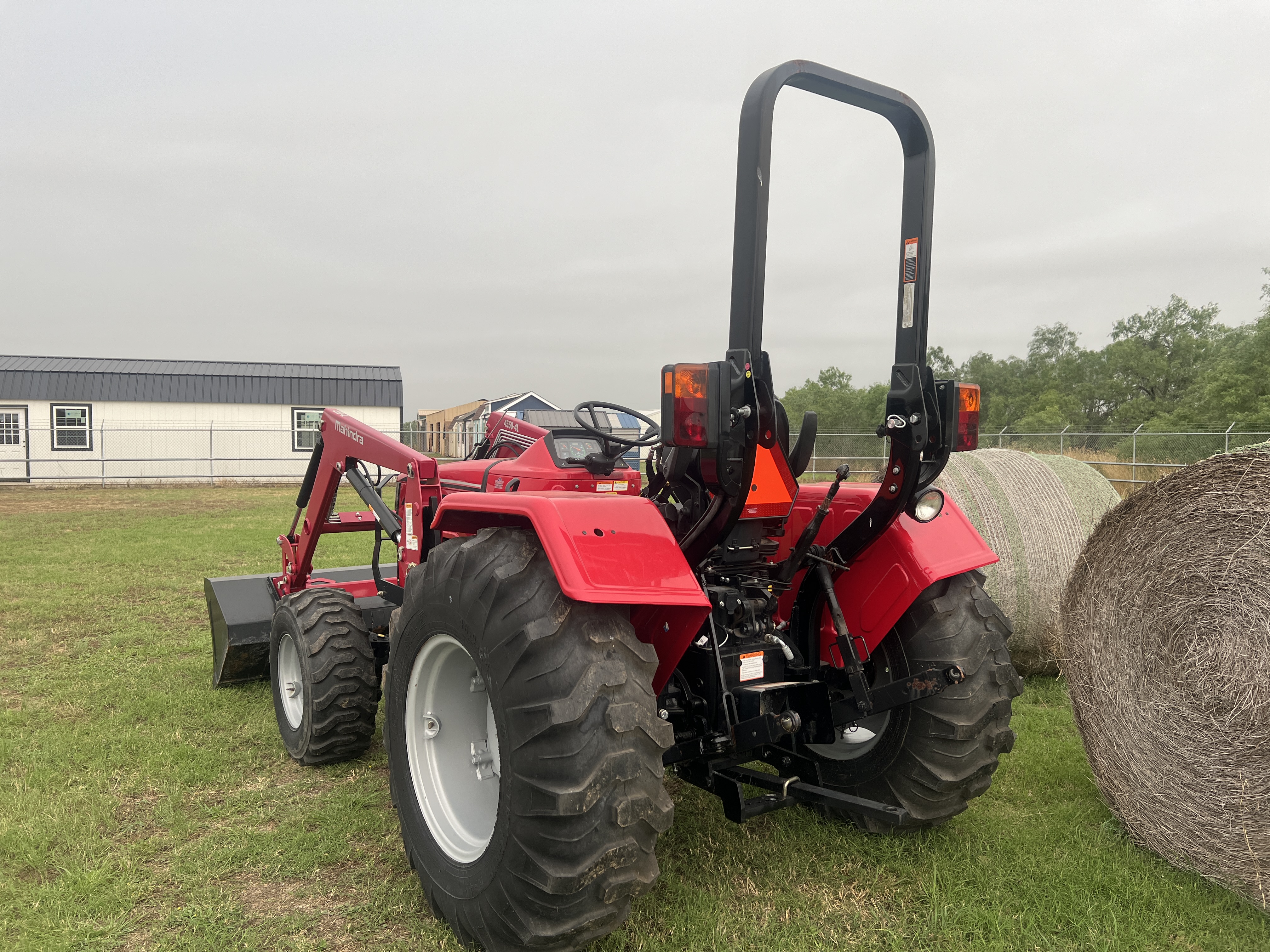 MAHINDRA TRACTORS 45404FGIL:042376