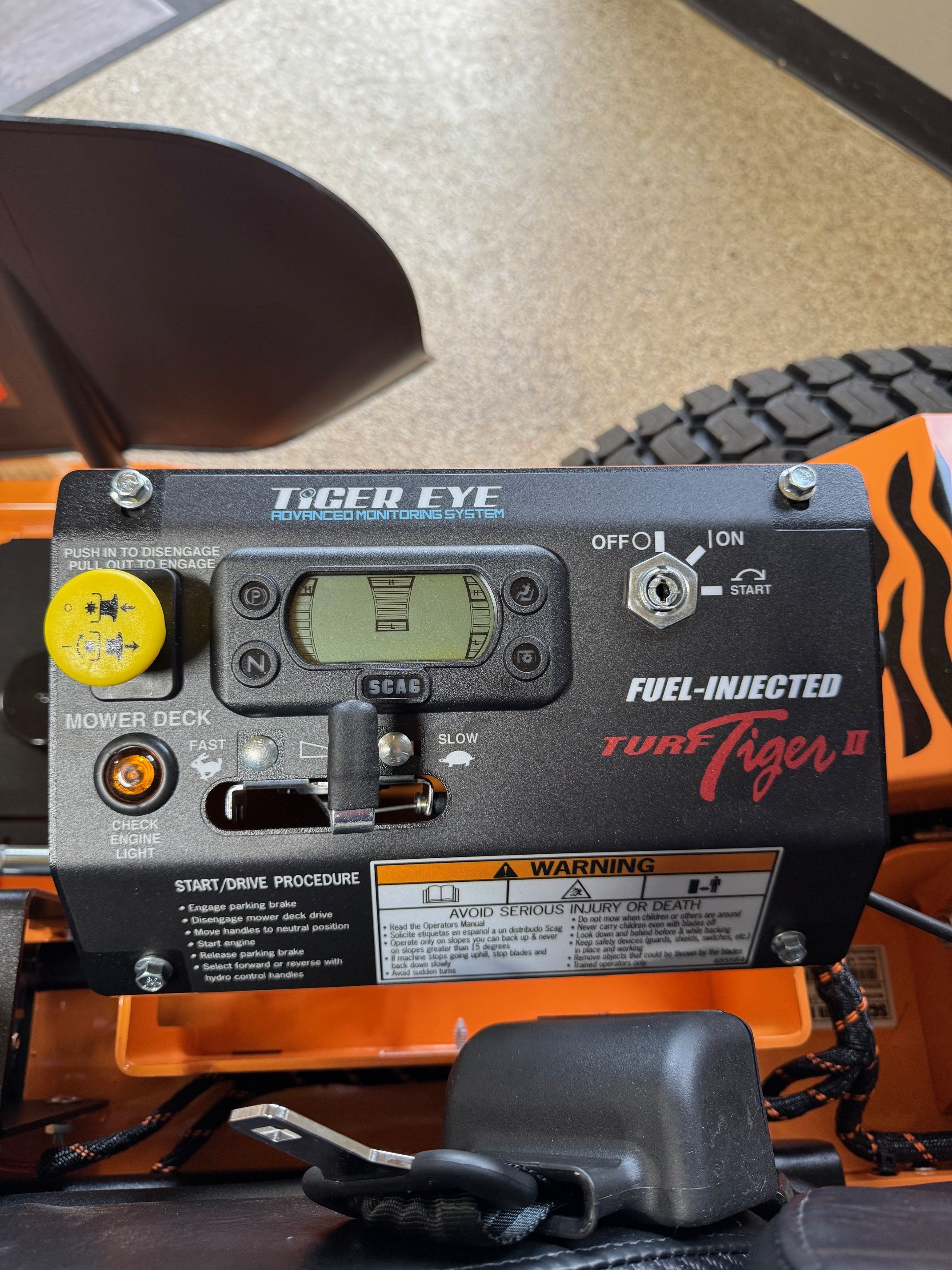 SCAG TURF TIGER II 61 KAW 31HP LIQUID COOLED STTII-61V-31DFI - 841X:41867