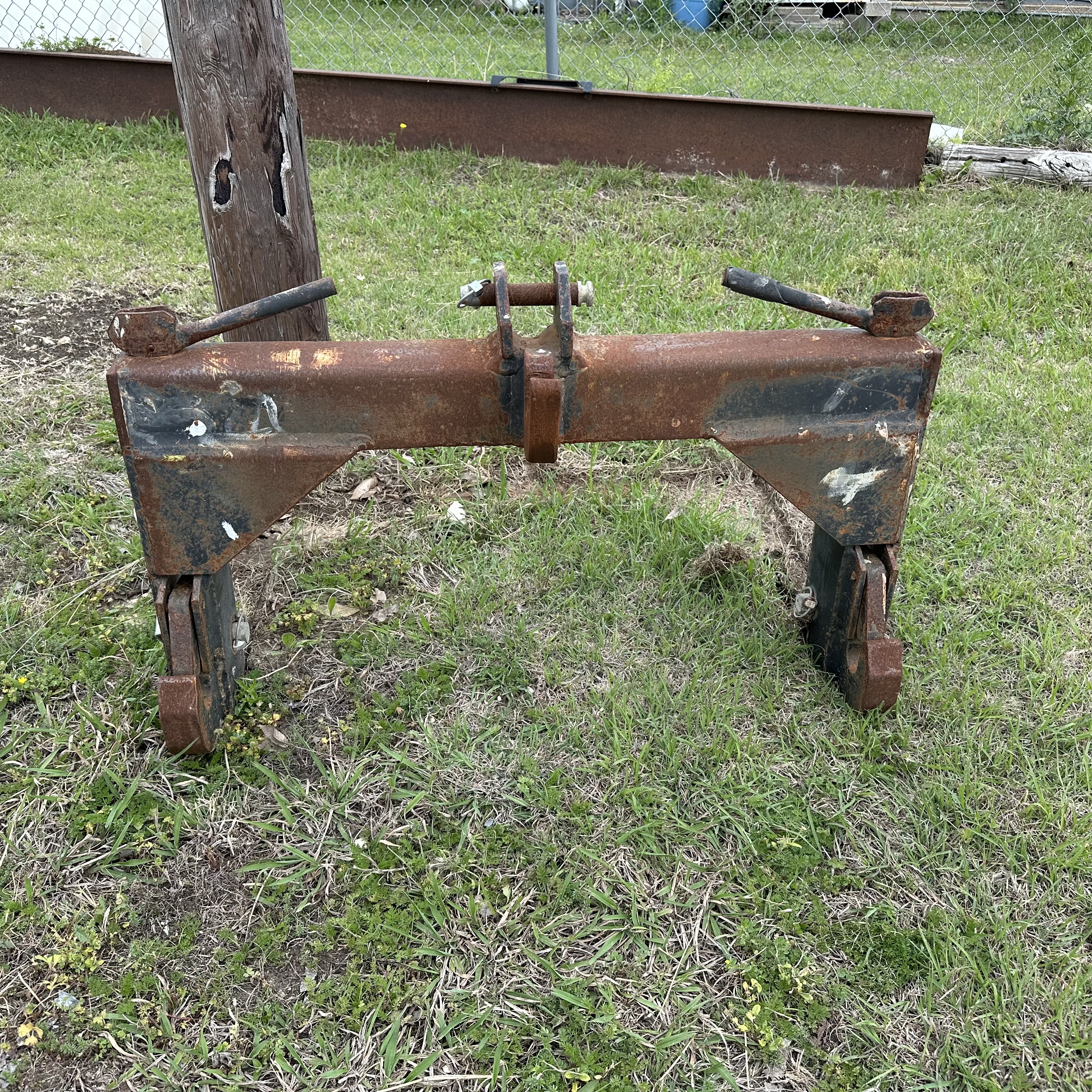 Unknown Cat 2 Quick Hitch – 166