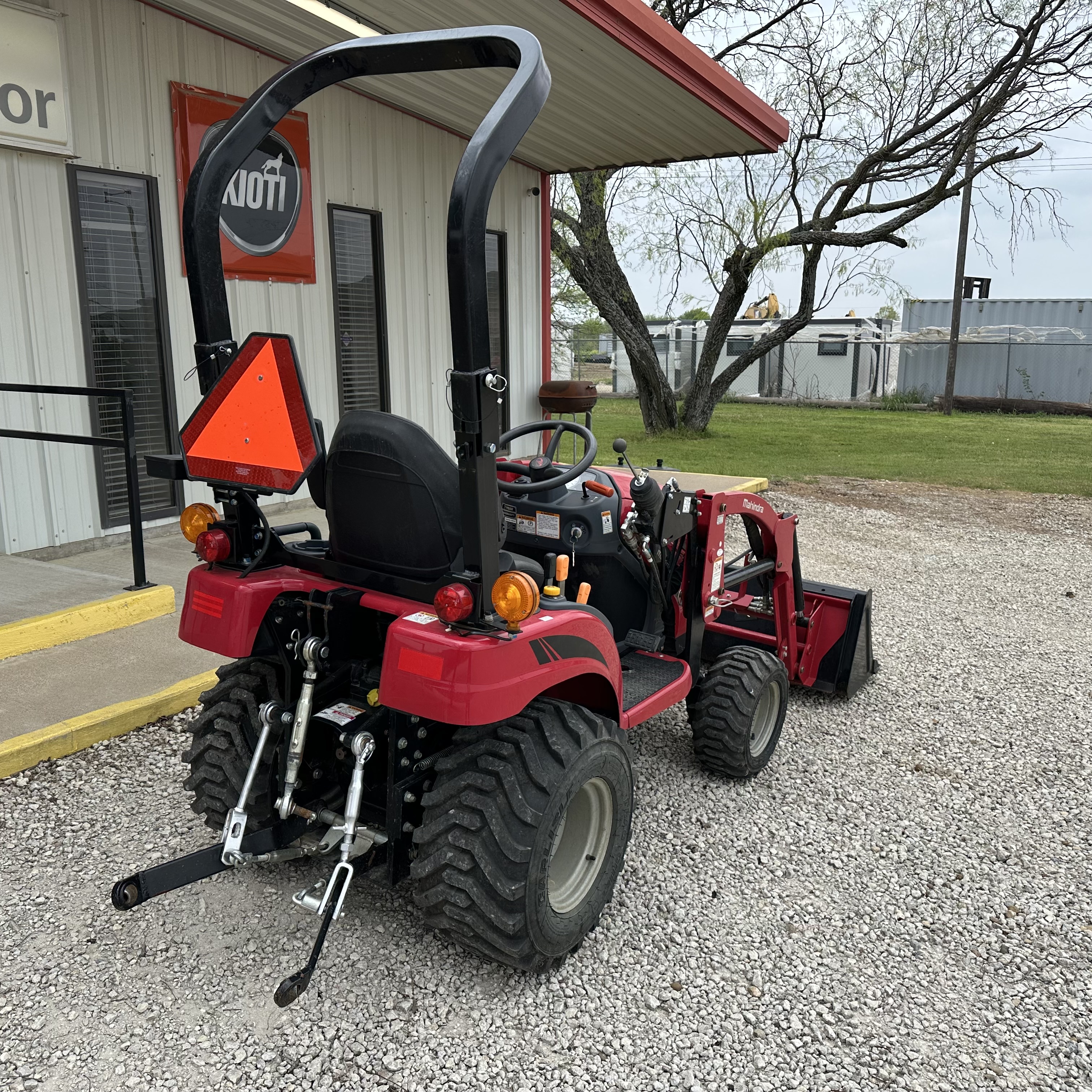 Mahindra EMAX 20S:4633