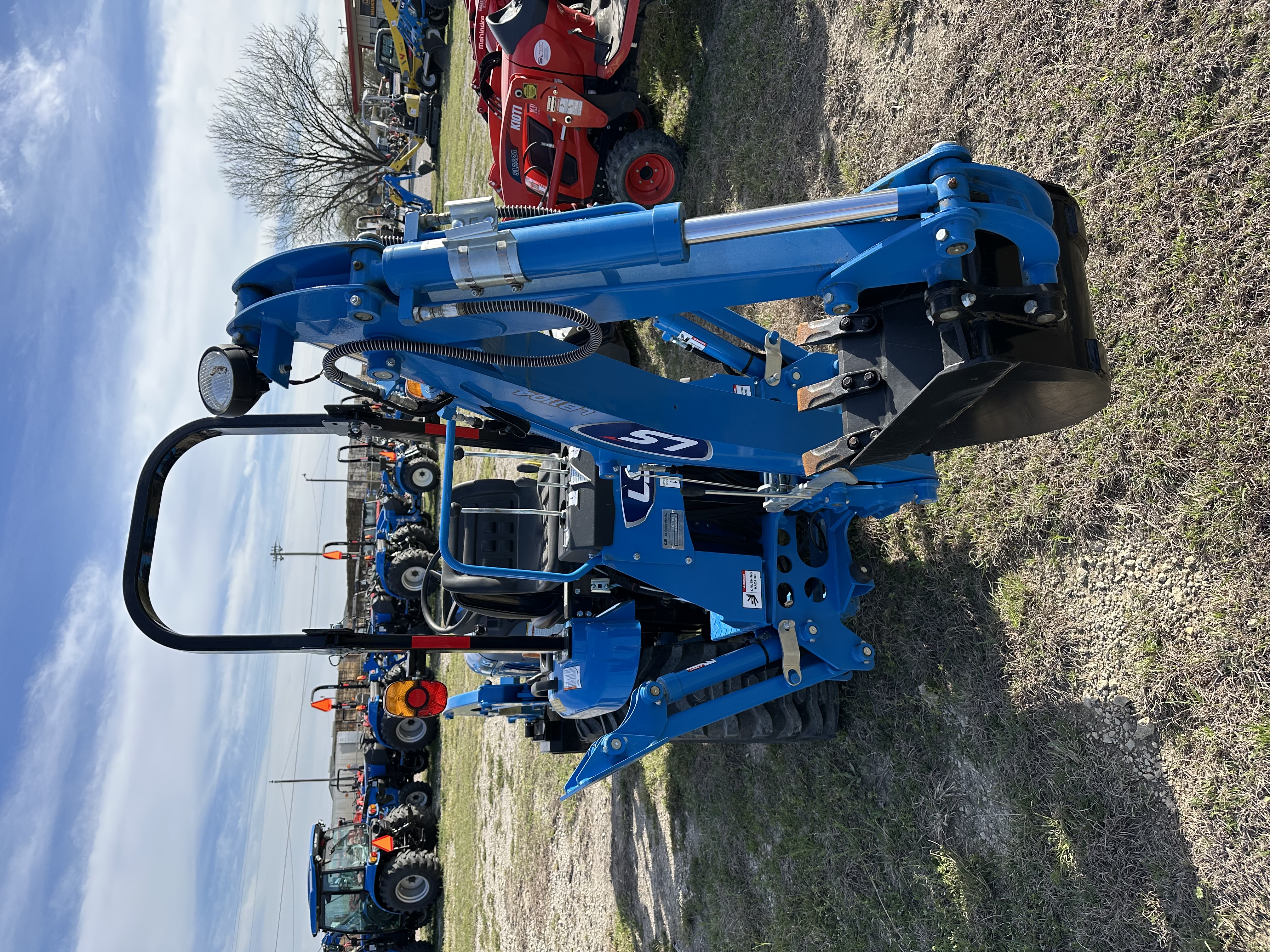 LS Tractor XJ2025H TLB:4654