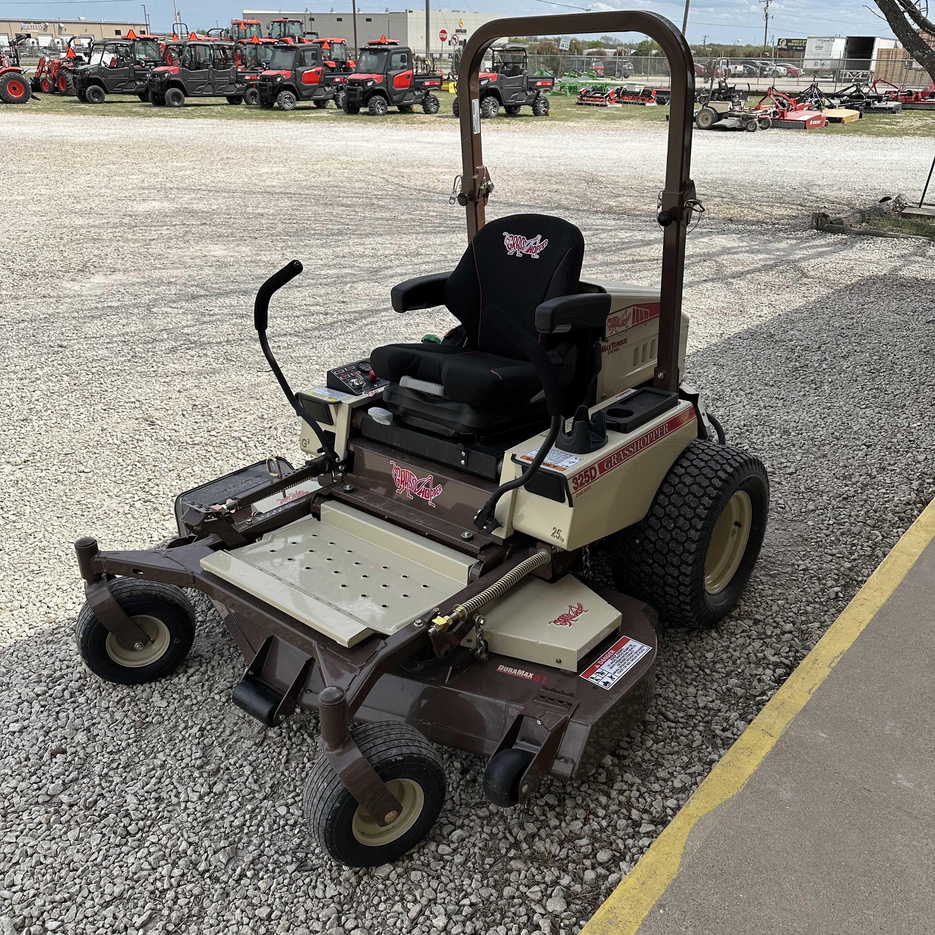 Grasshopper 325D 61