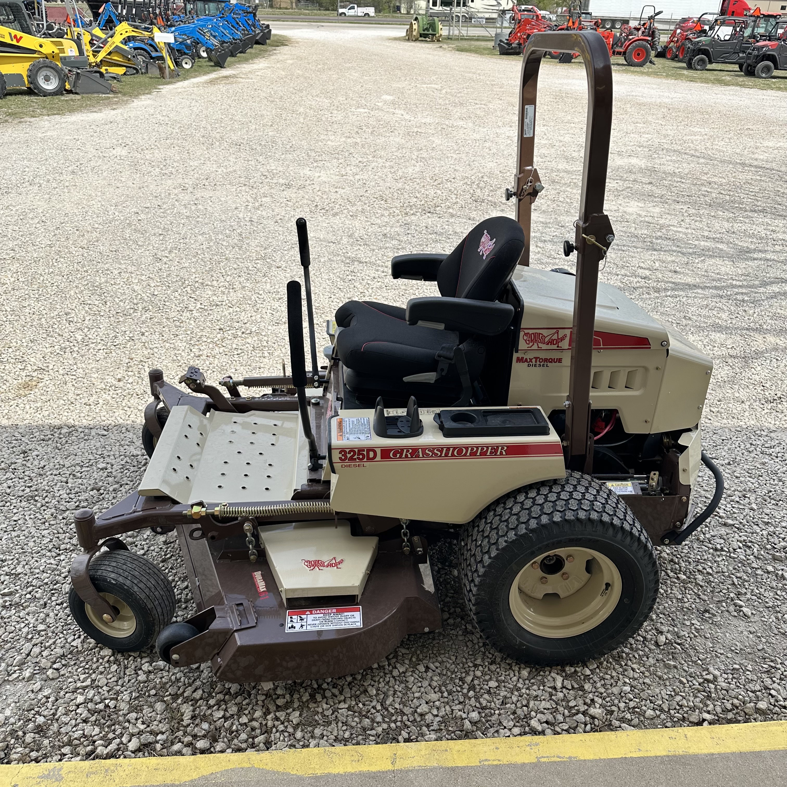 Grasshopper 325D 61