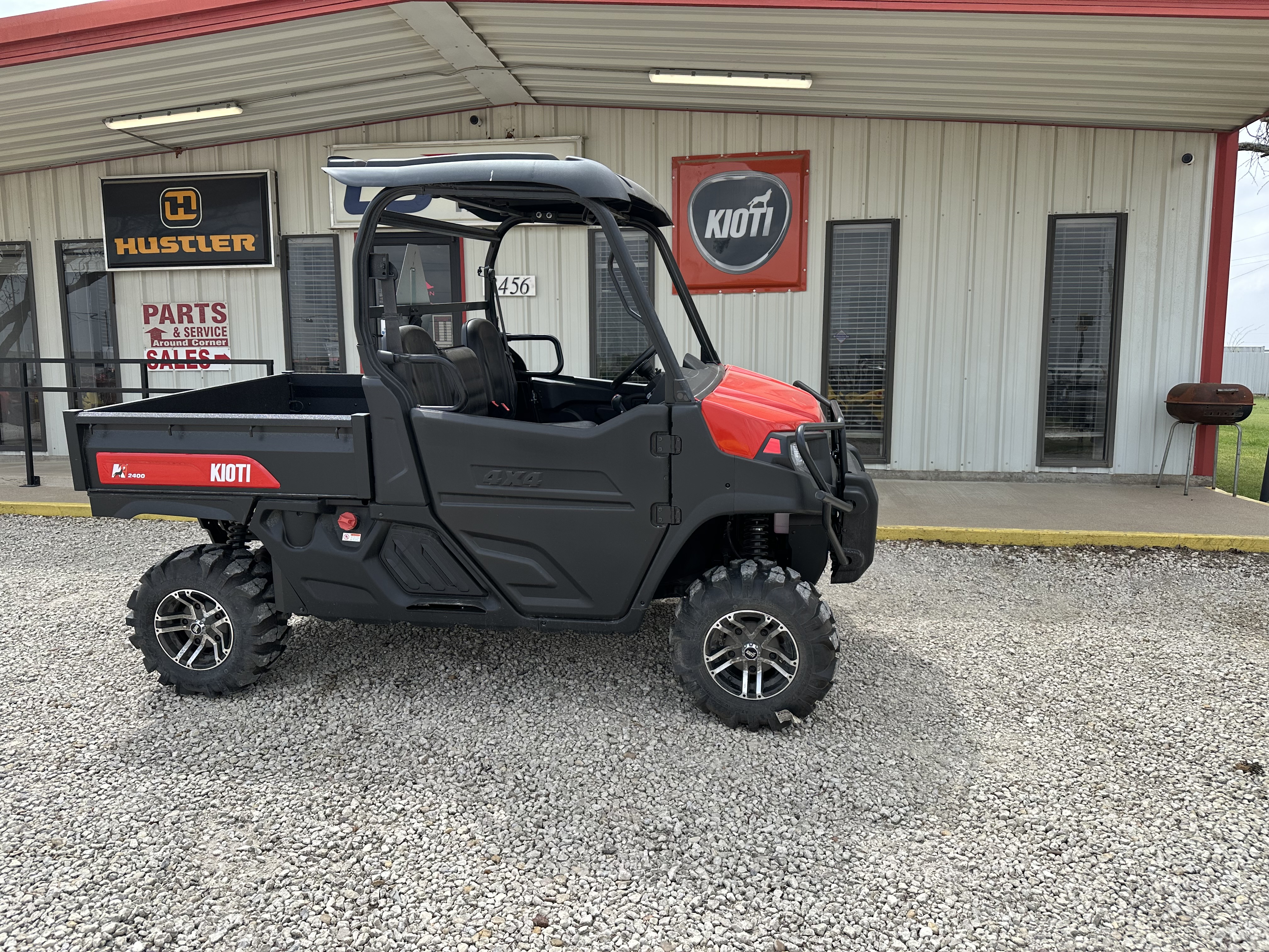 Kioti K9 2400 – 4615