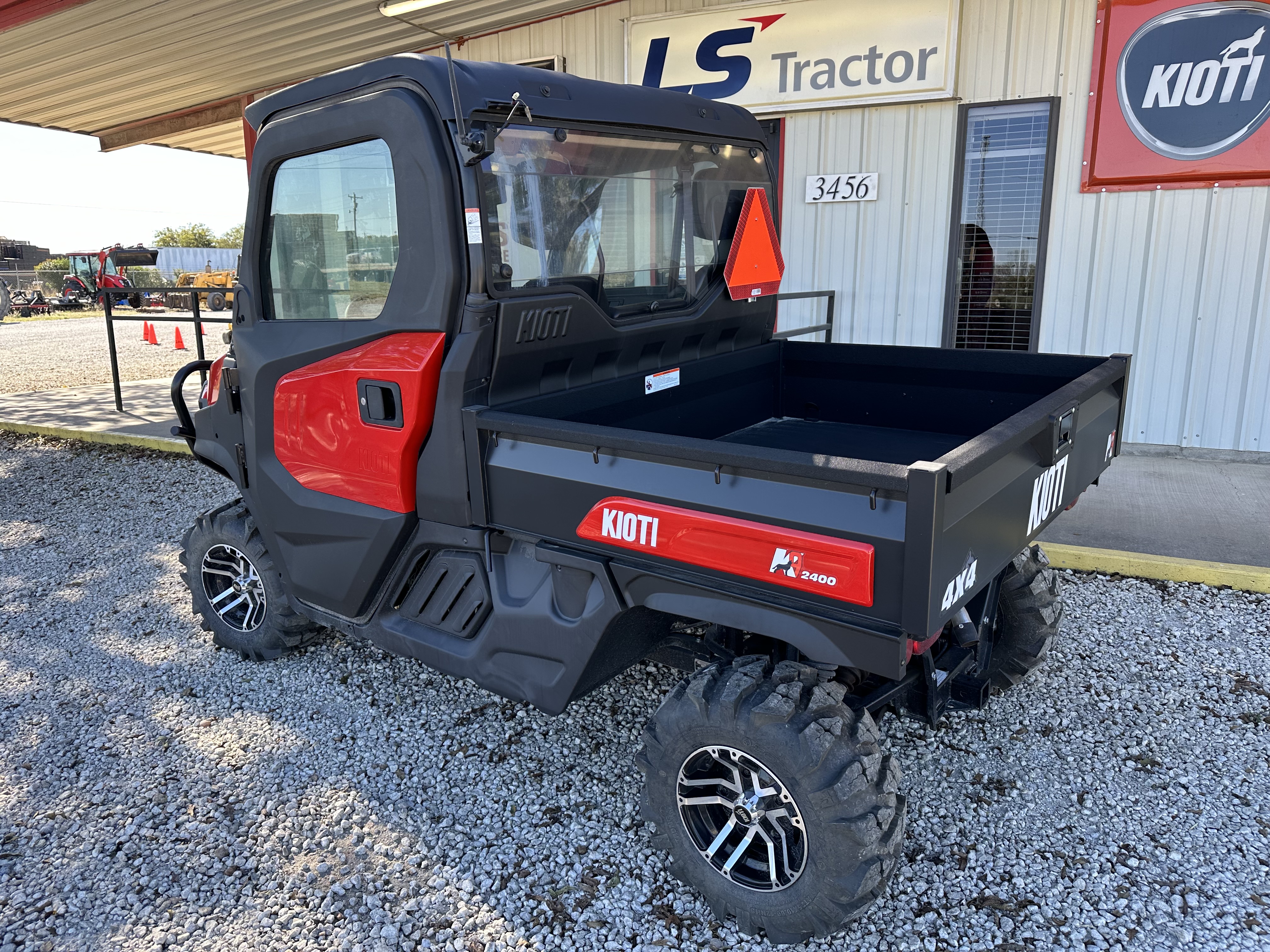 Kioti K9 2400 CAB:180