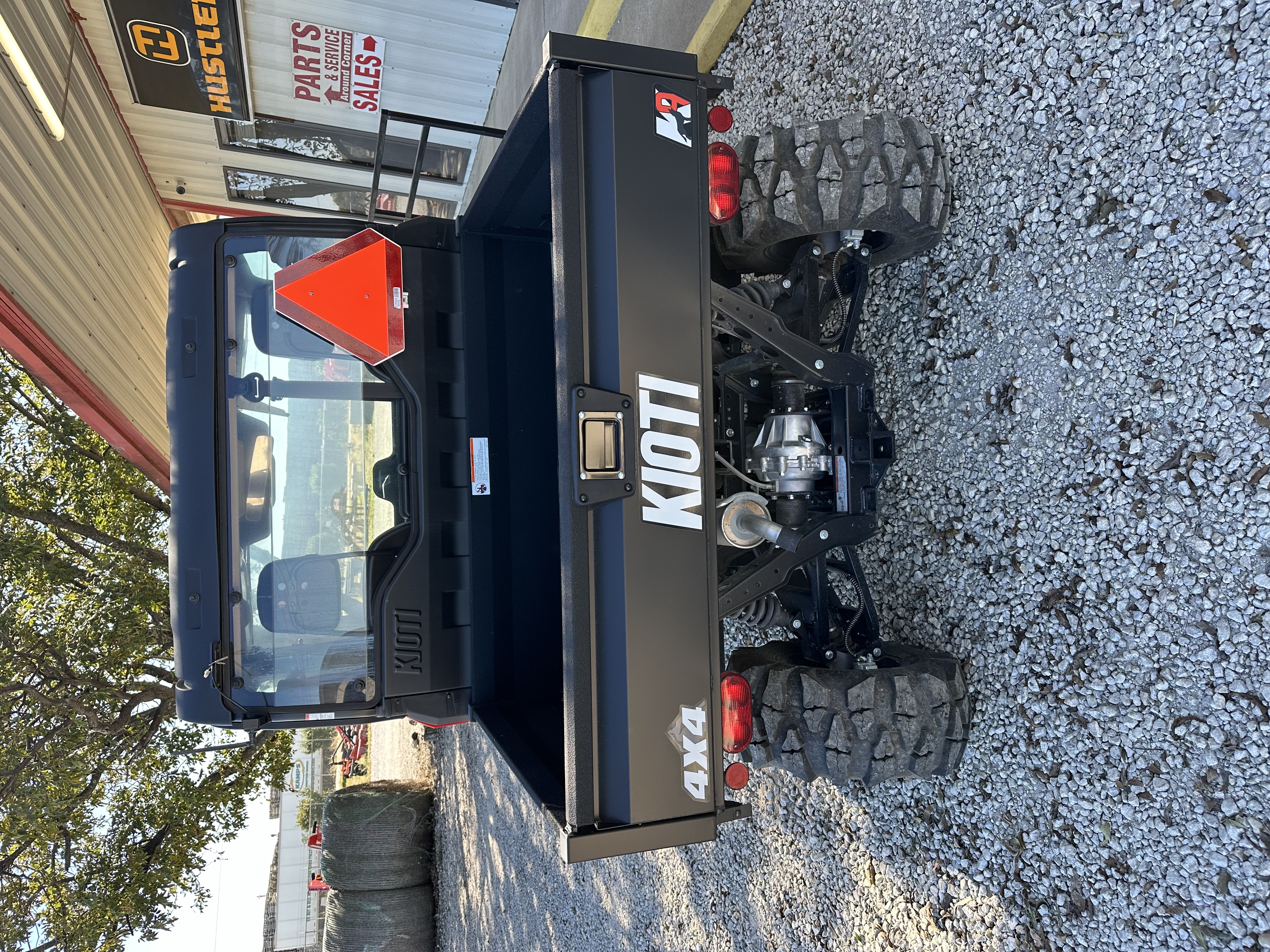 Kioti K9 2400 CAB:180