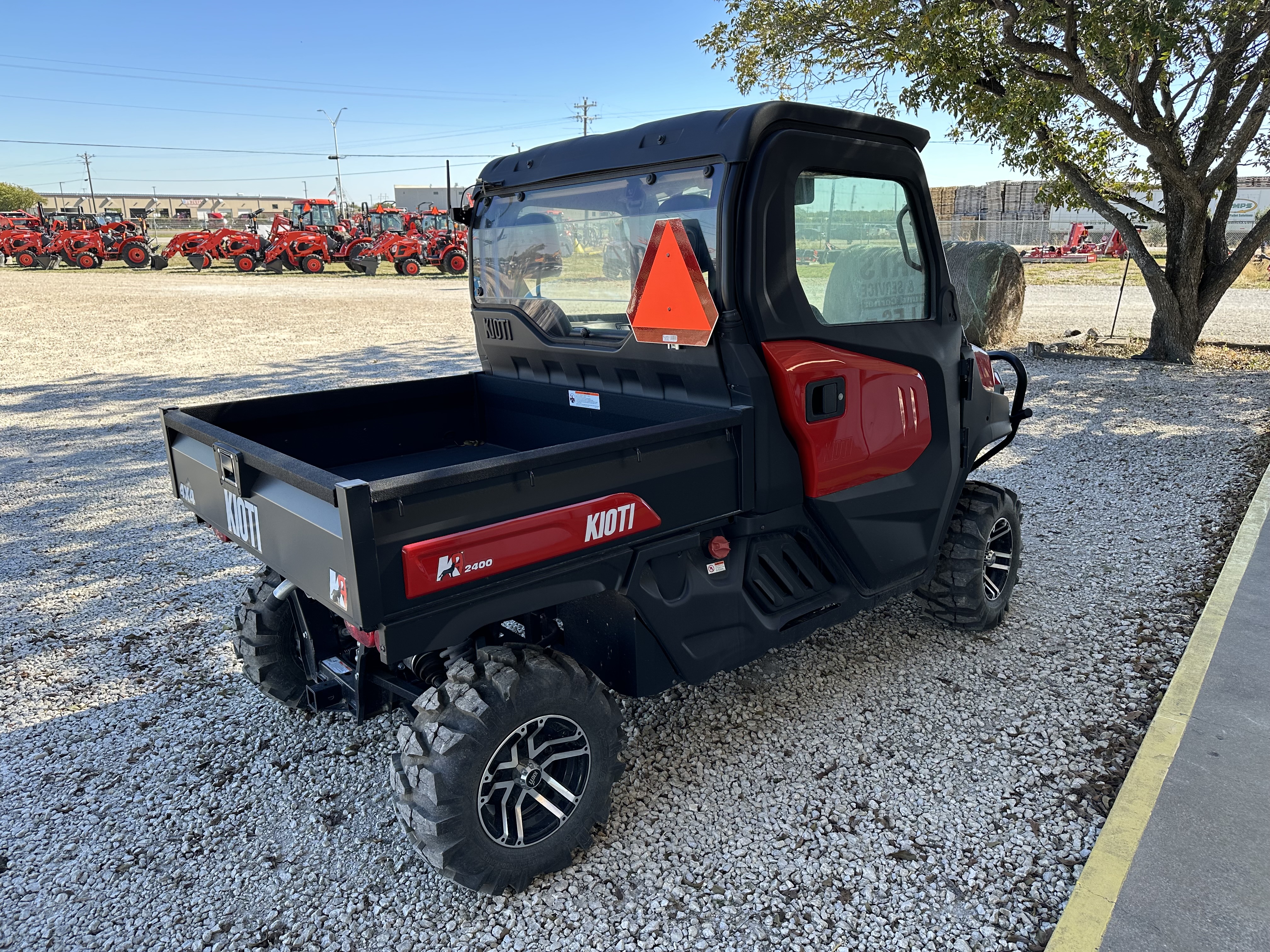 Kioti K9 2400 CAB:180