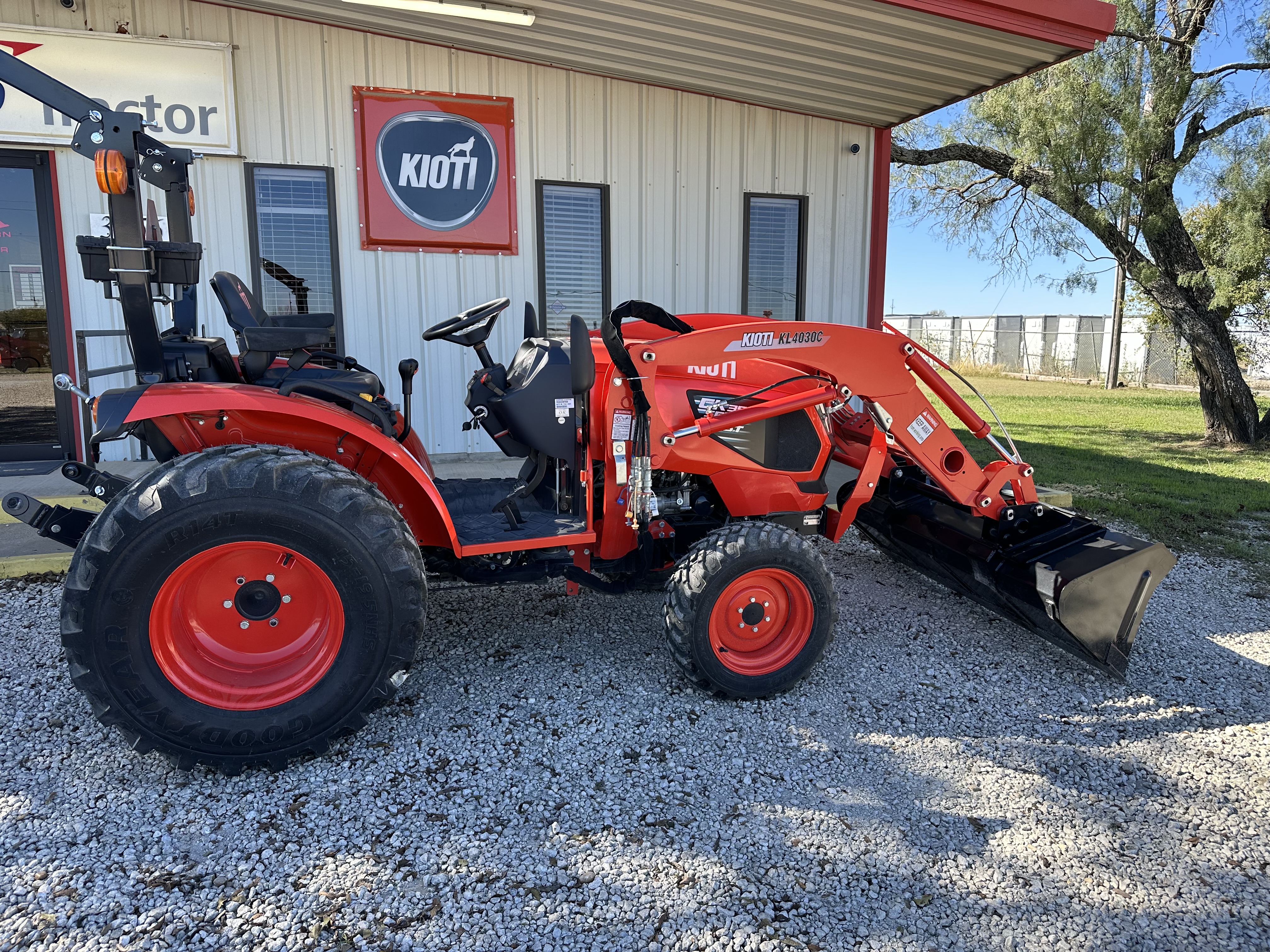 Kioti CK4020SE HST – 115