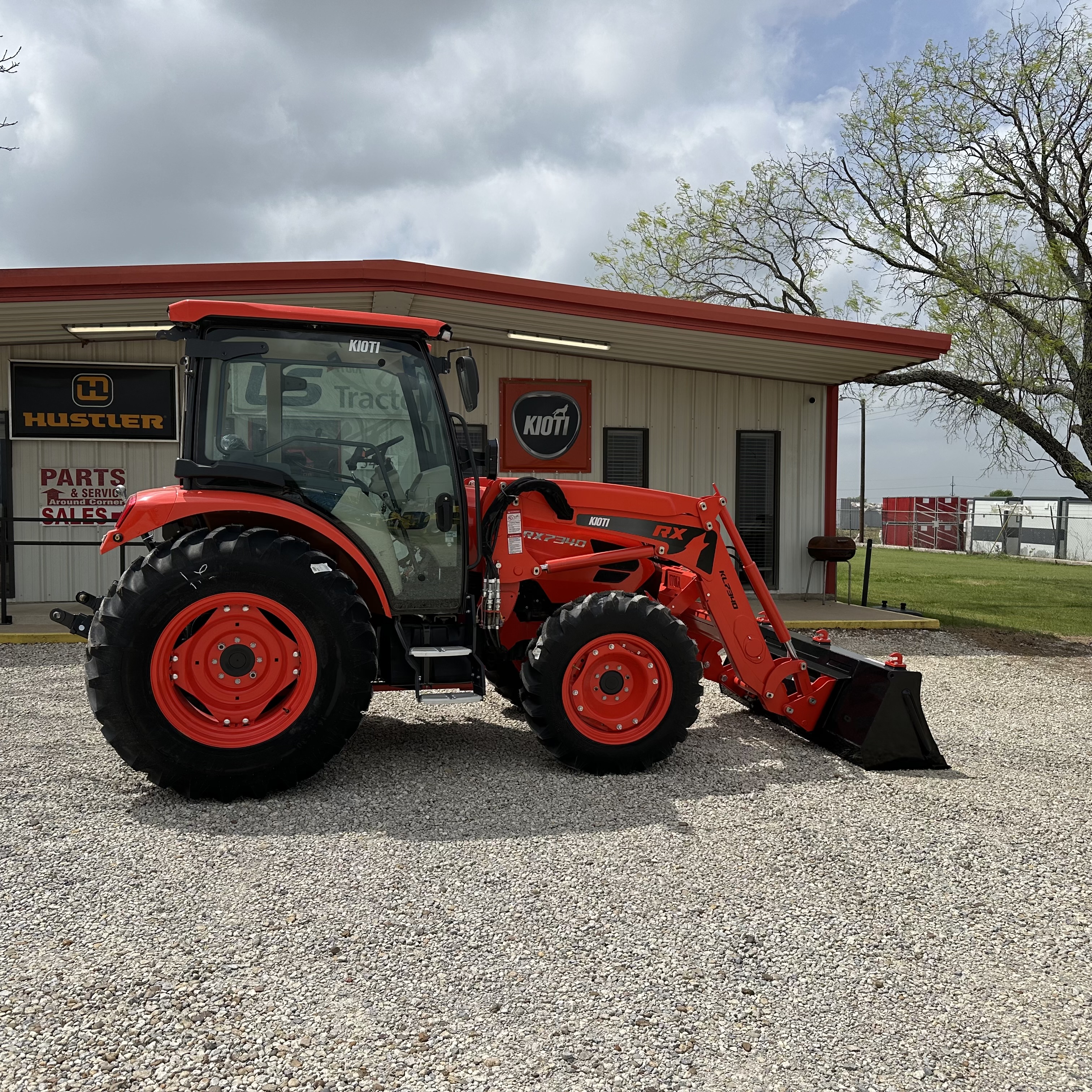 Kioti RX7340 Powershuttle Cab – 3396