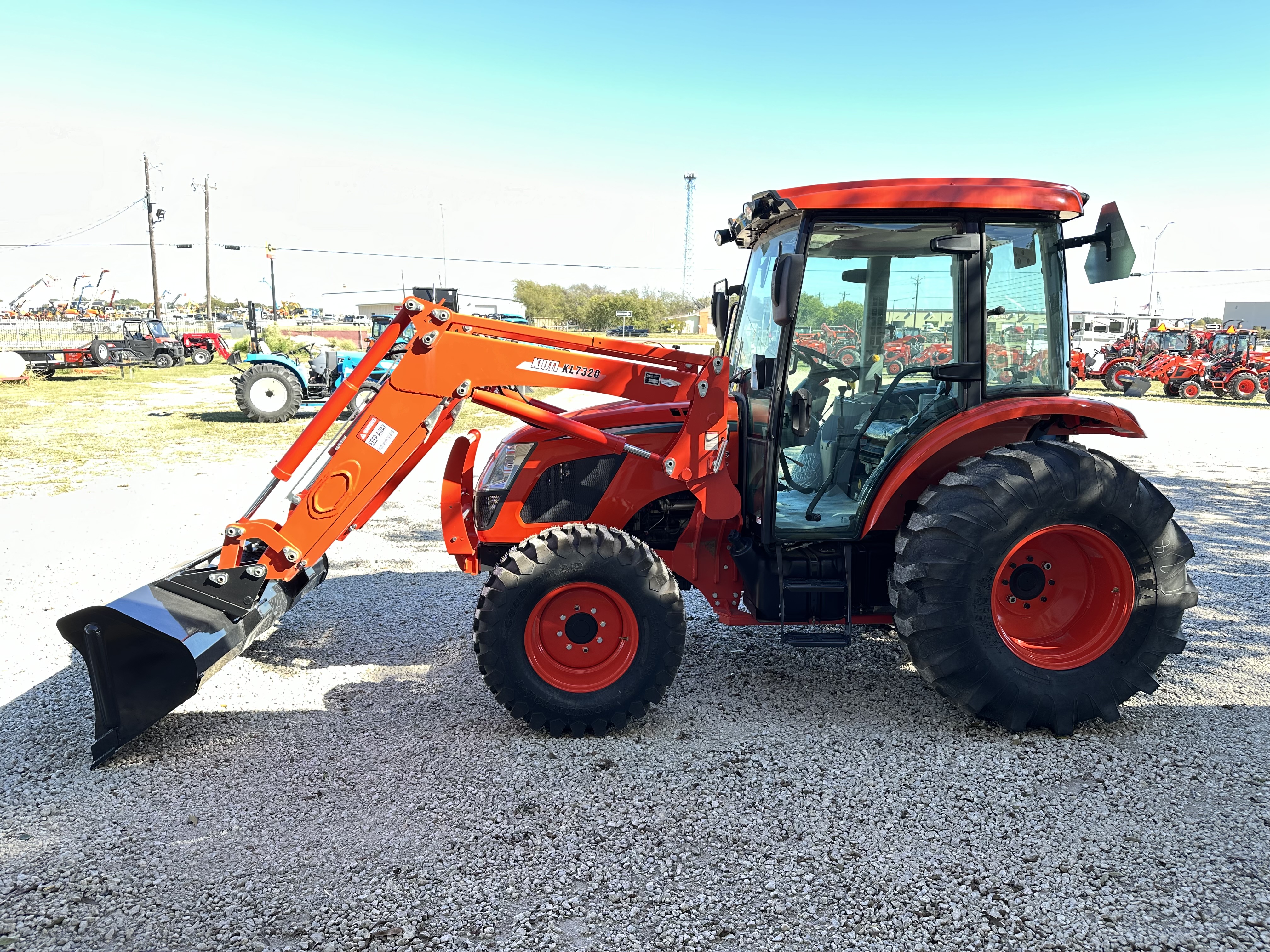 Kioti RX7320 POWERSHUTTLE CAB:188