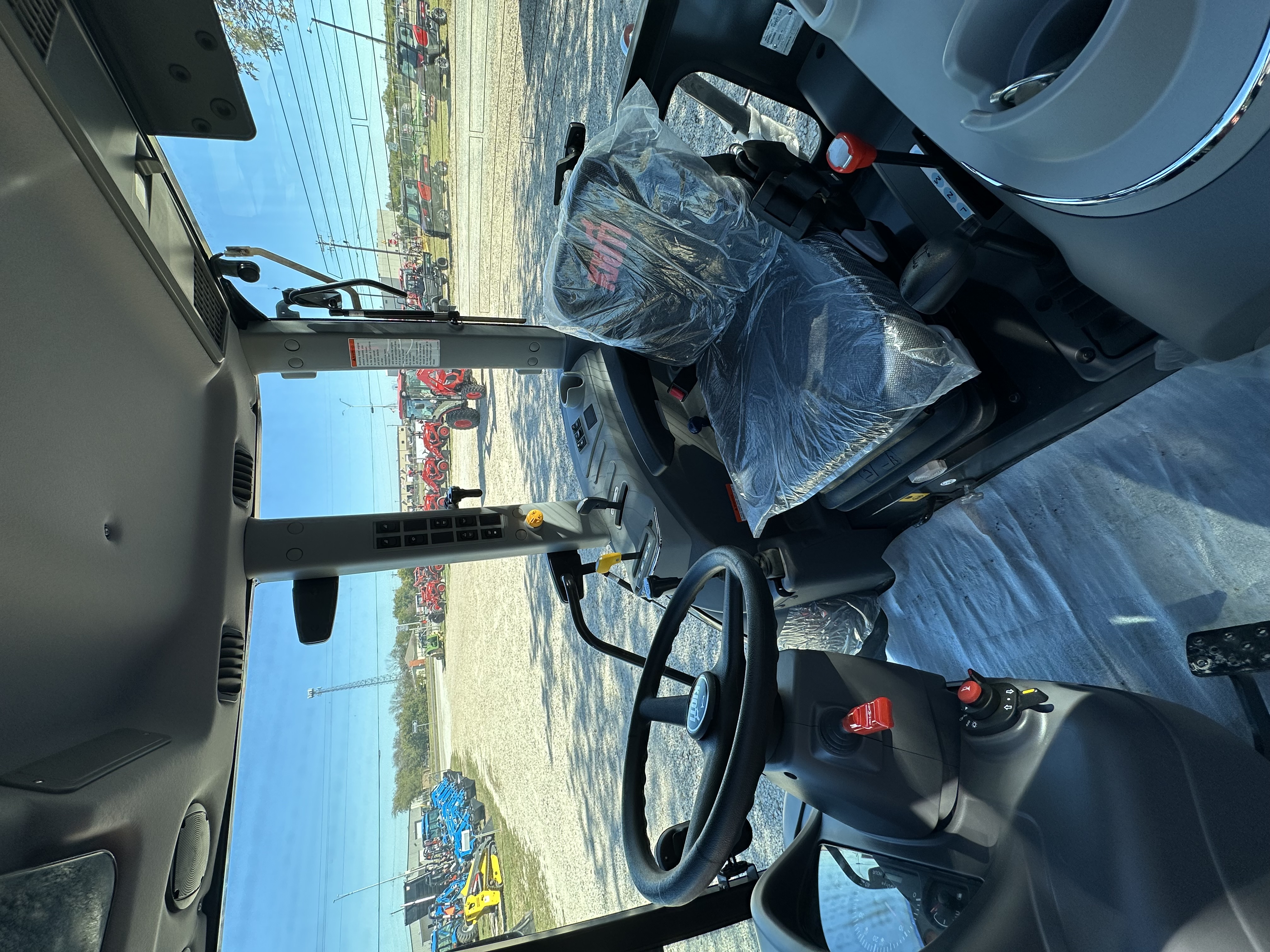 Kioti RX7320 POWERSHUTTLE CAB:188