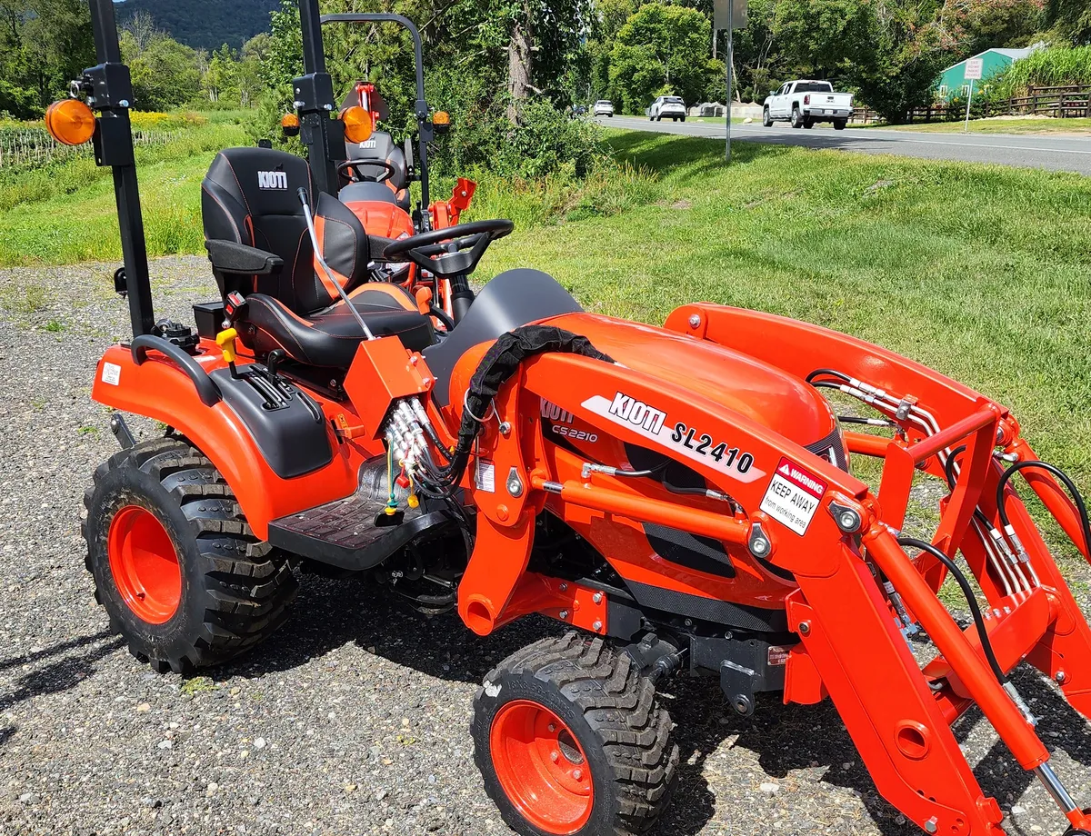 Kioti CS2210 Hydrostatc Compact Tractor  
