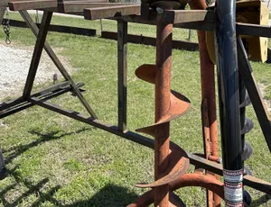 Unknown 9" Post Hole Digger – 22
