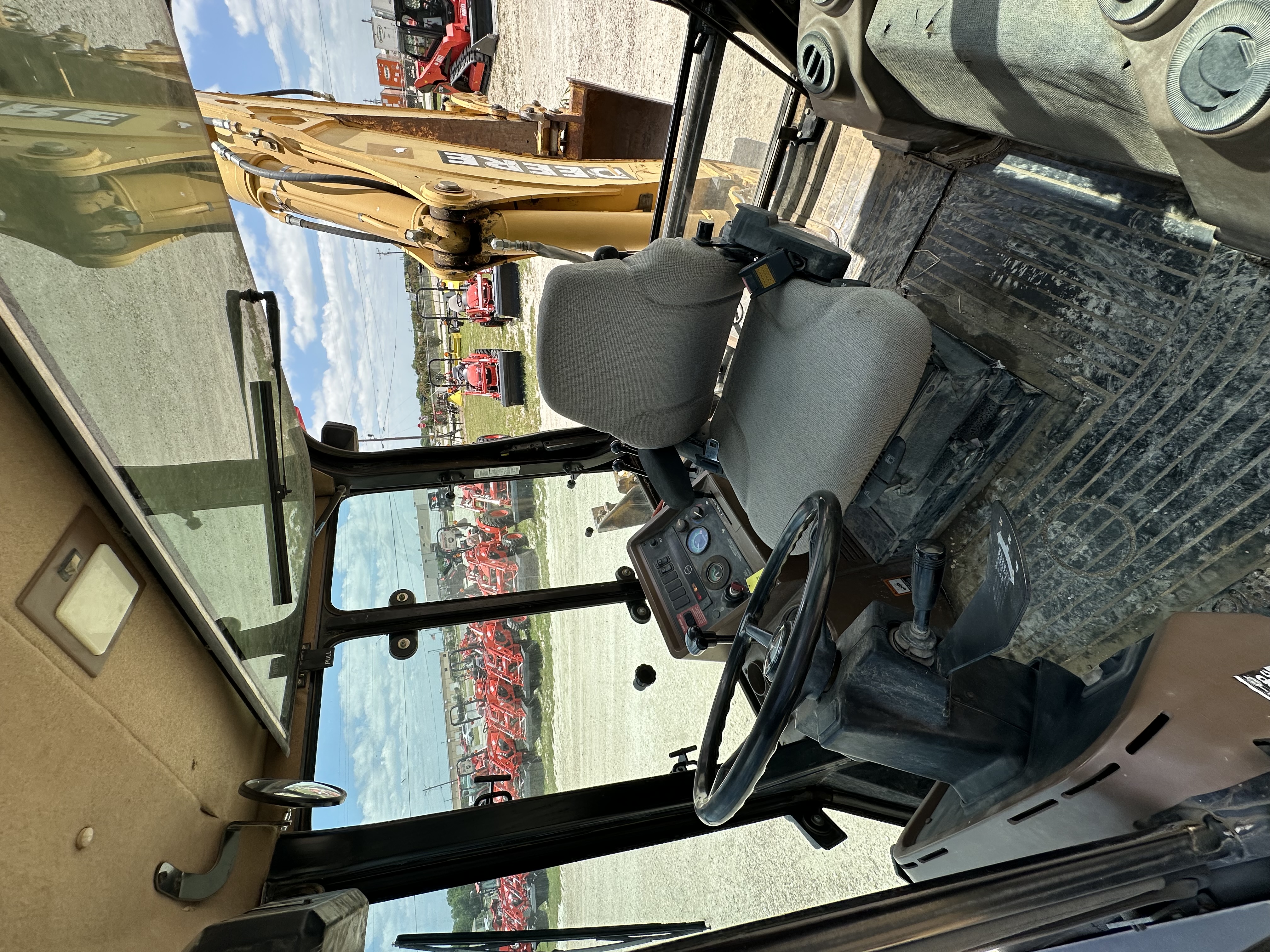 John Deere 310E:5207