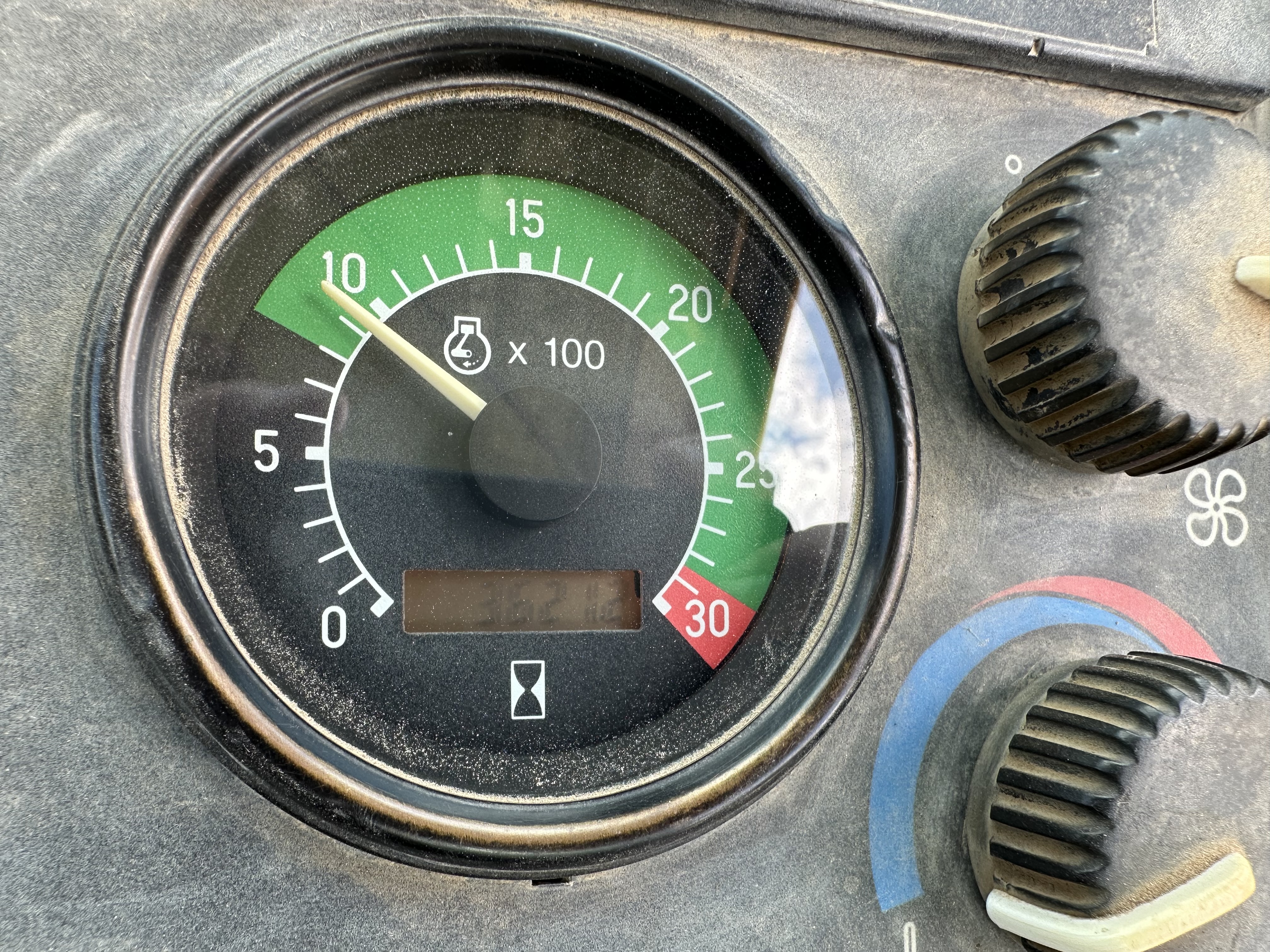 John Deere 310E:5207