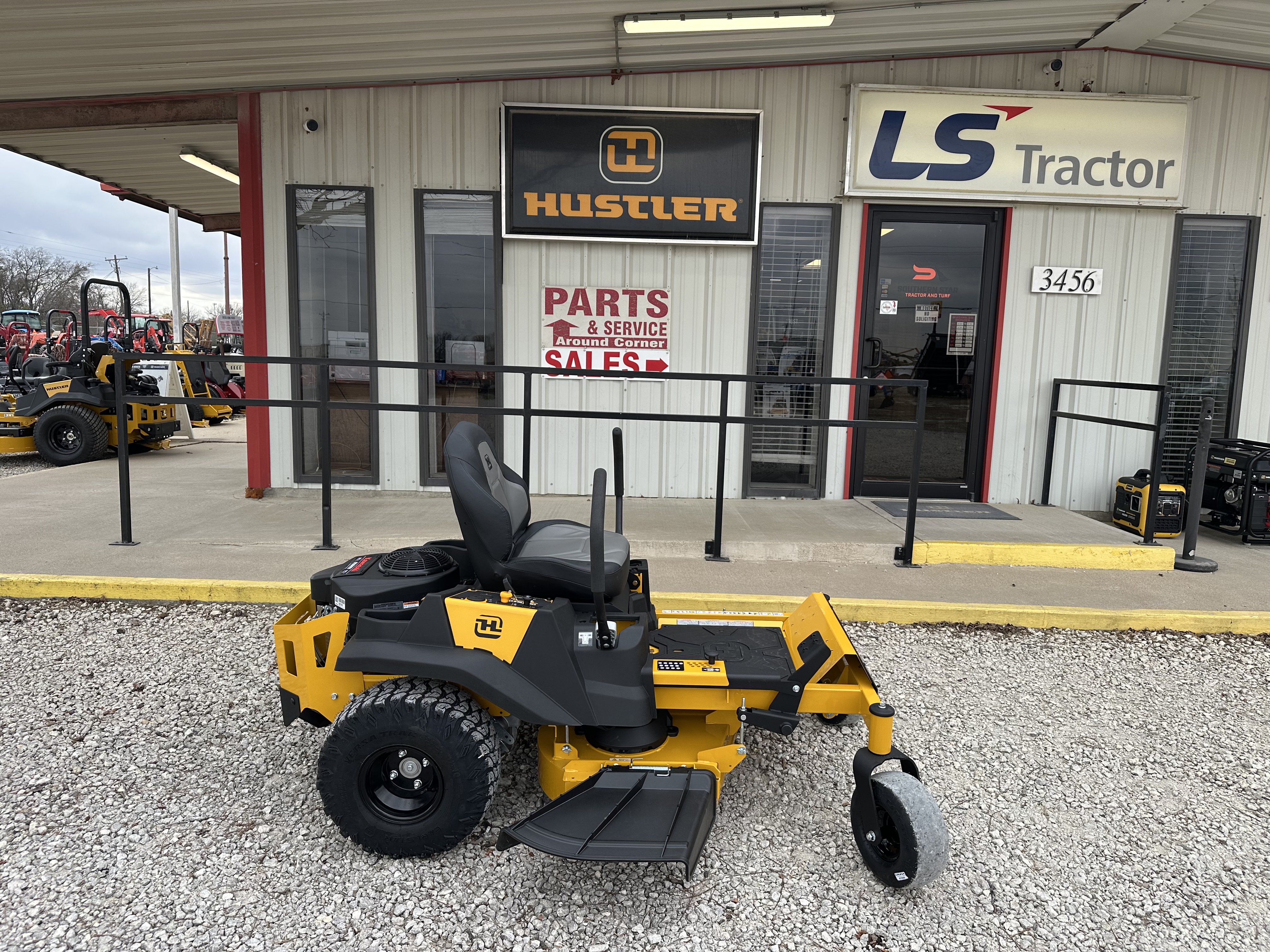 Hustler Raptor X 42  4977