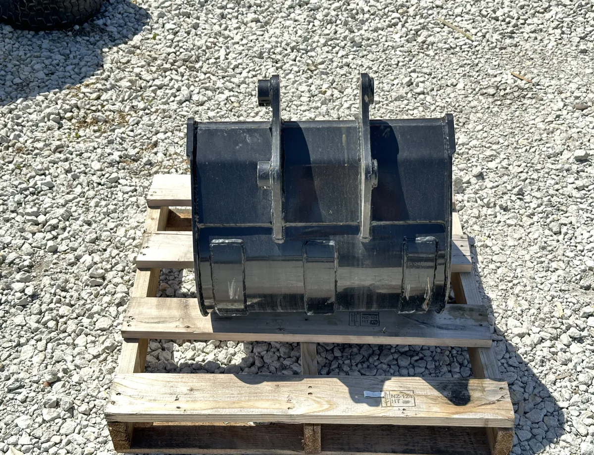 LS Tractor 42104078:4649