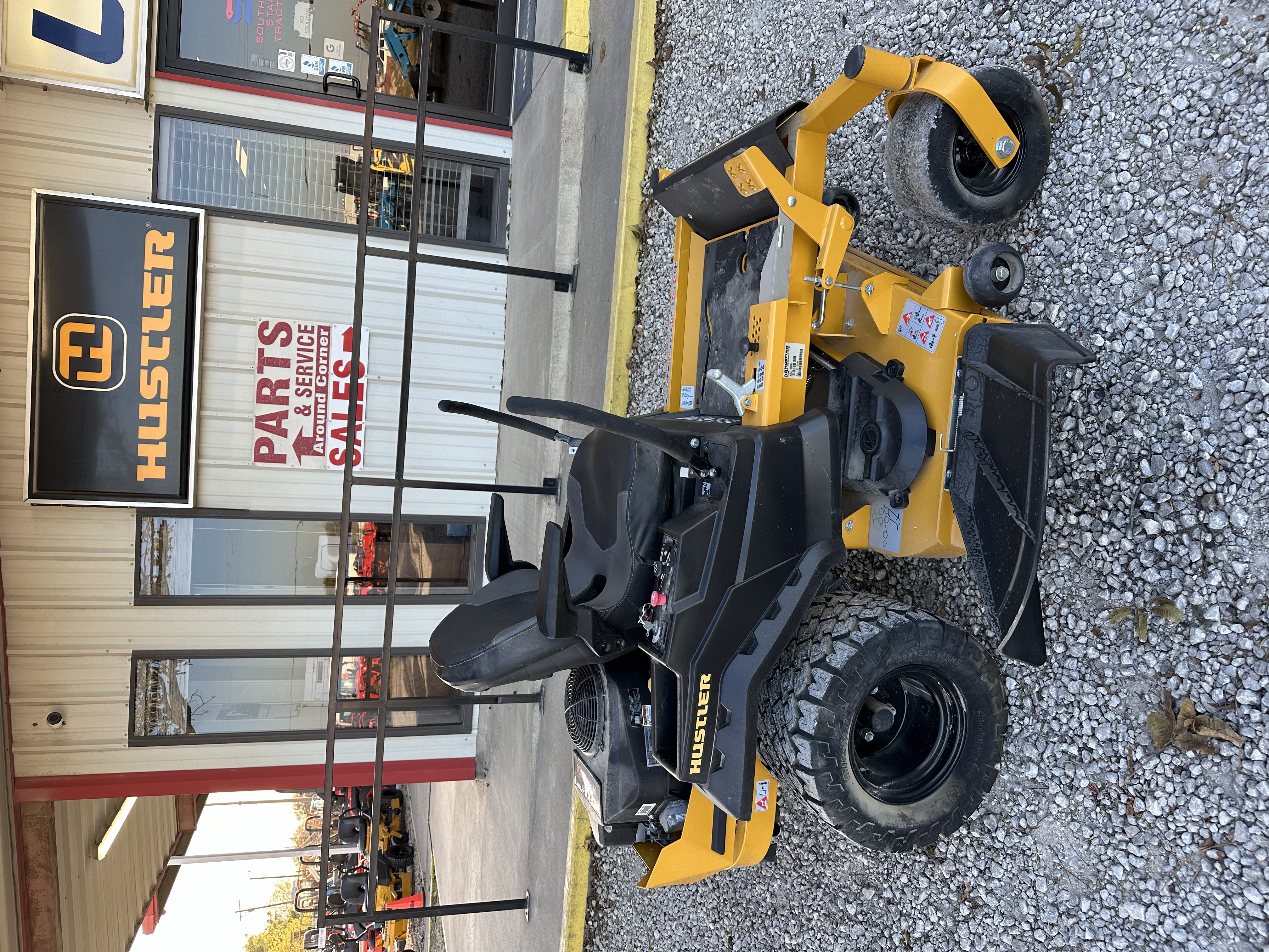 Hustler RAPTOR XD 54  4886