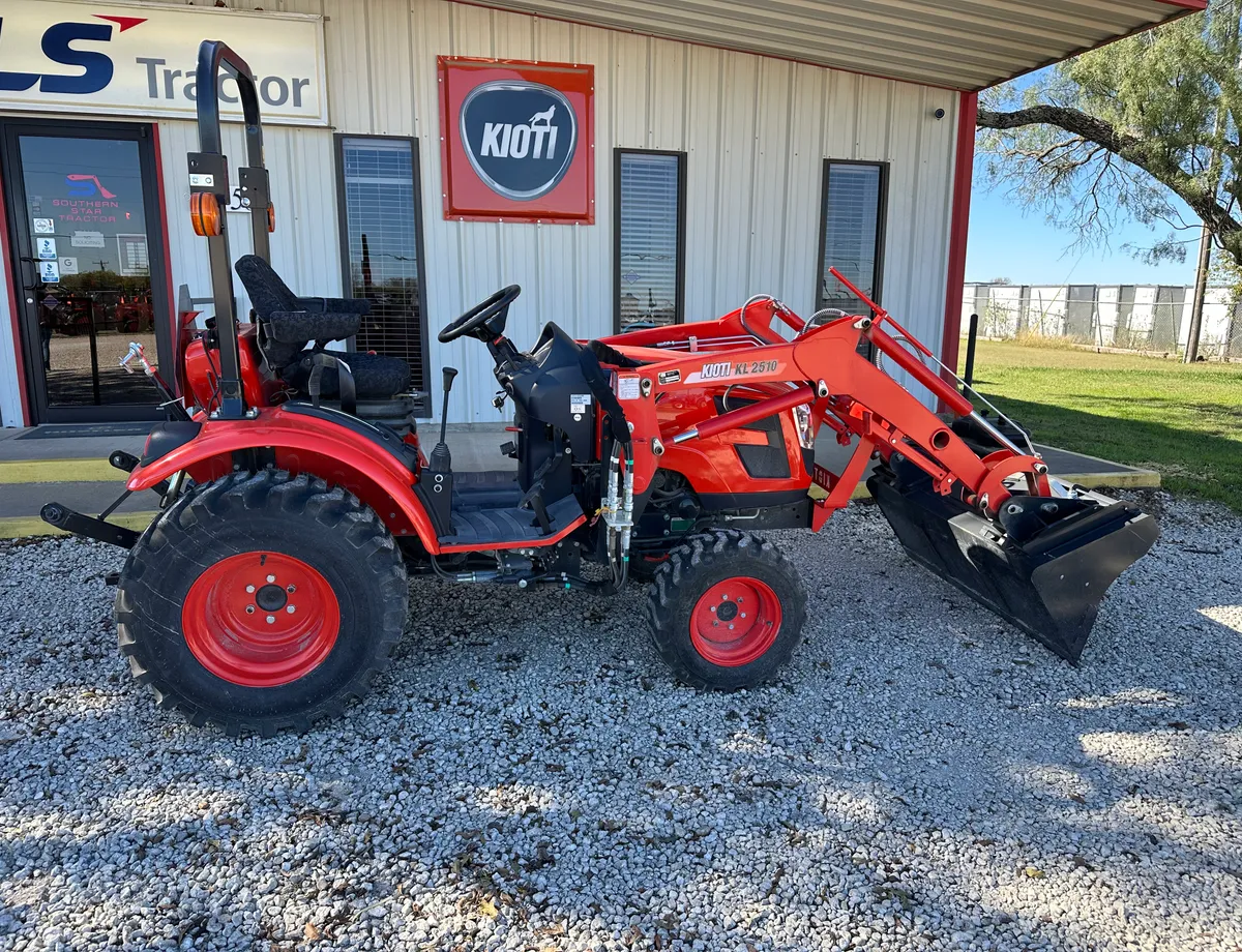 Kioti CX2510 HST  4738