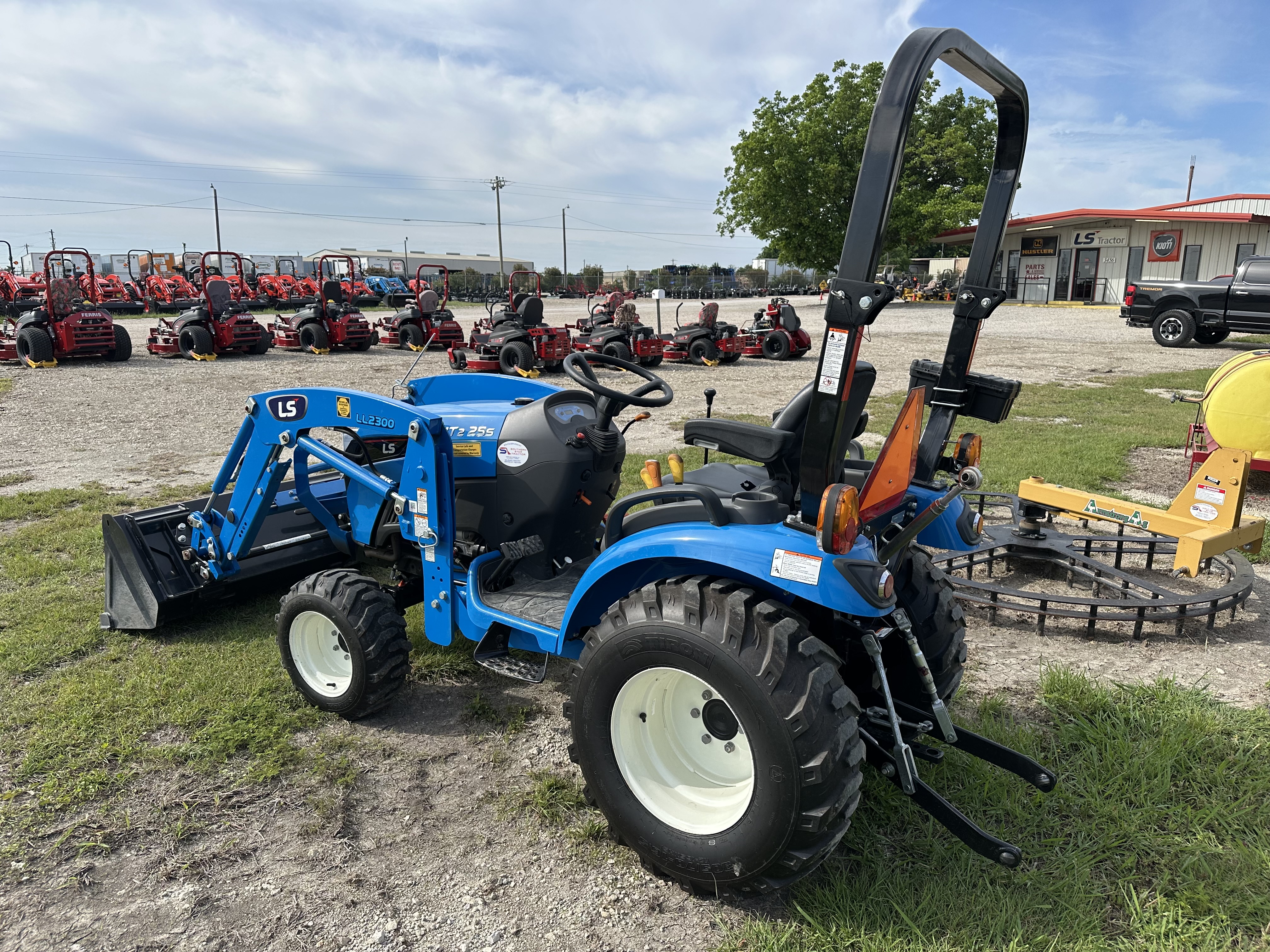 LS Tractor MT225S:5201