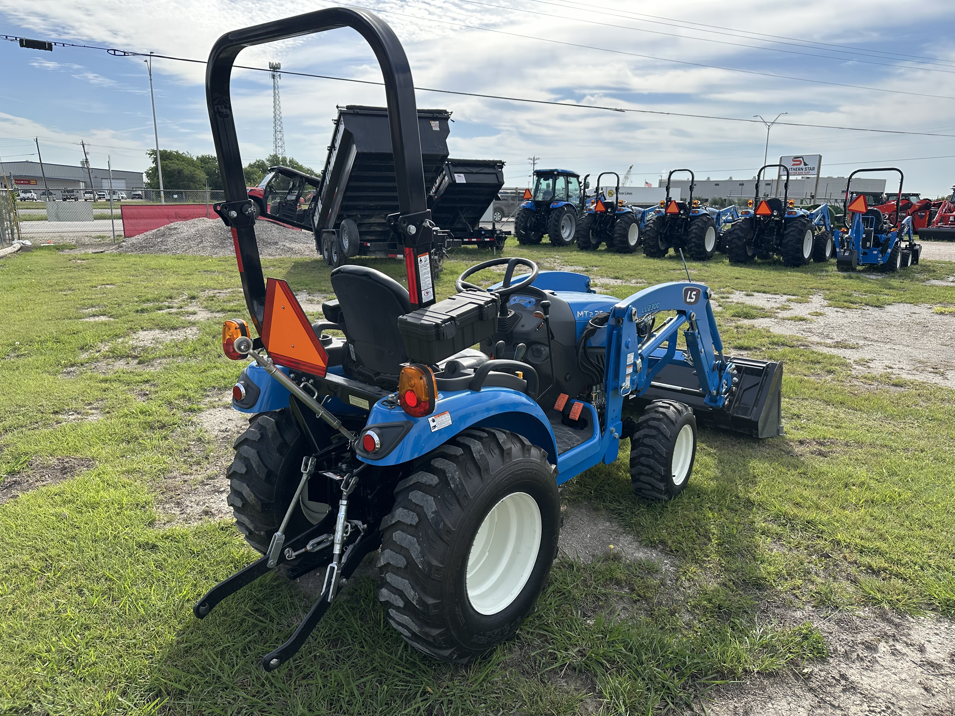 LS Tractor MT225S:5201