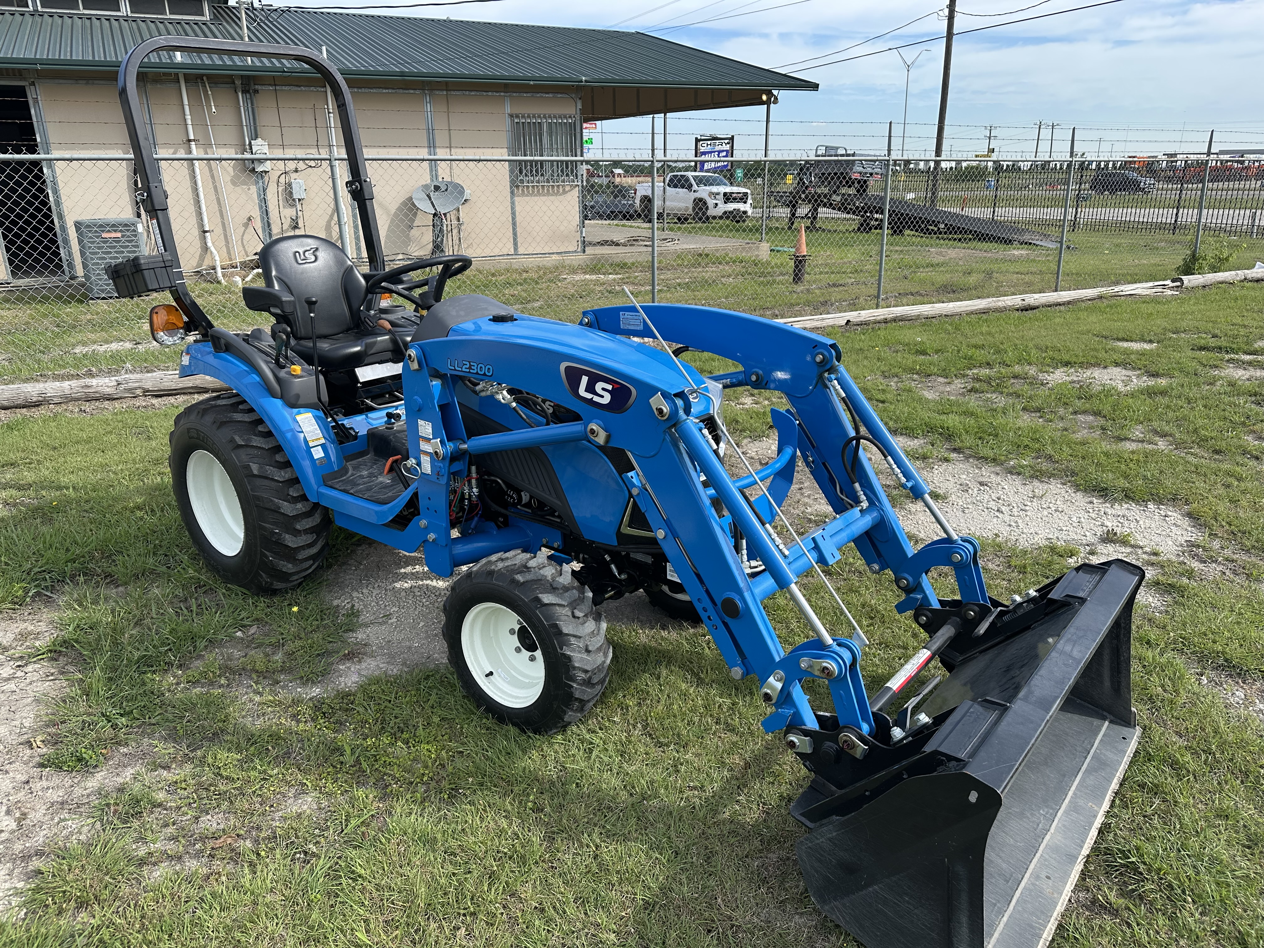 LS Tractor MT225S:5201