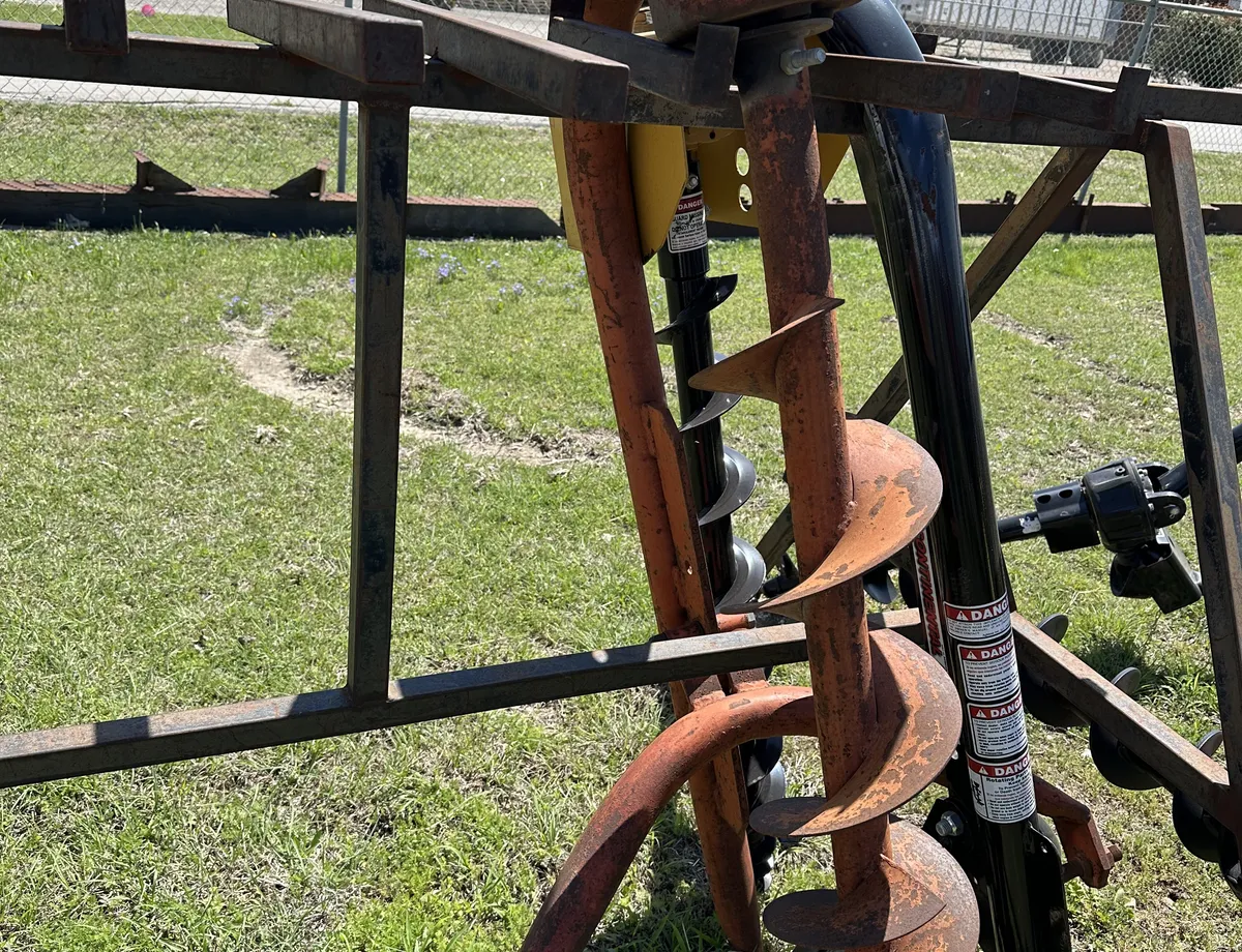 Unknown 9 Post Hole Digger:22