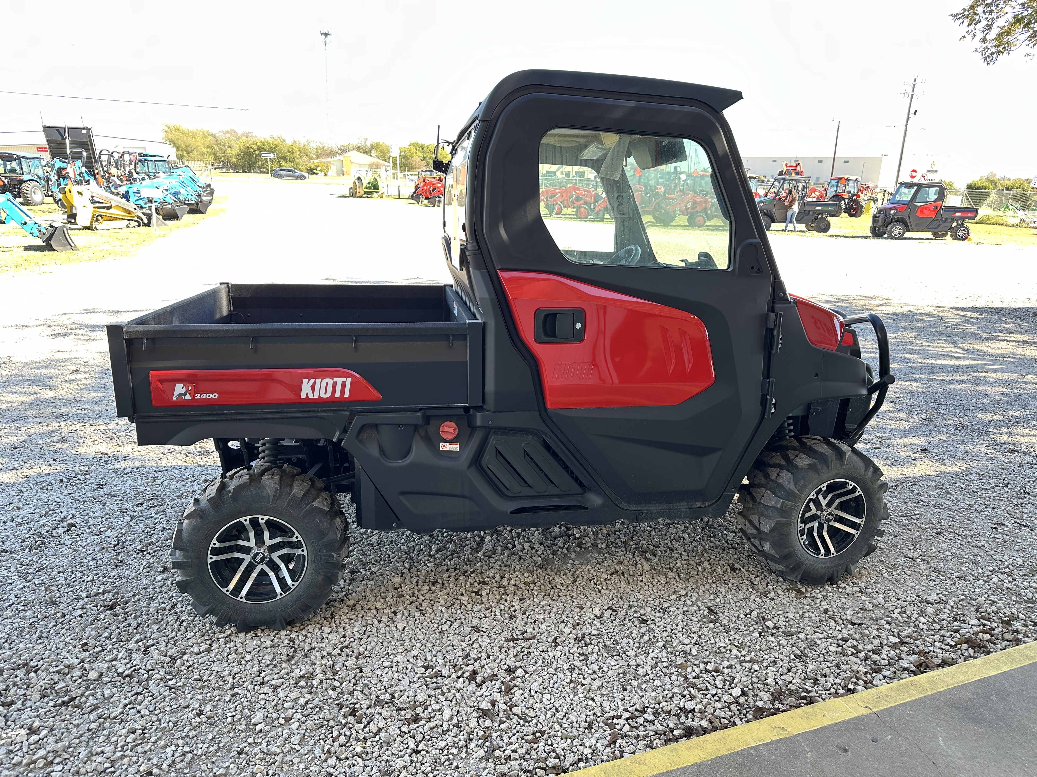 Kioti K9 2400 CAB:180