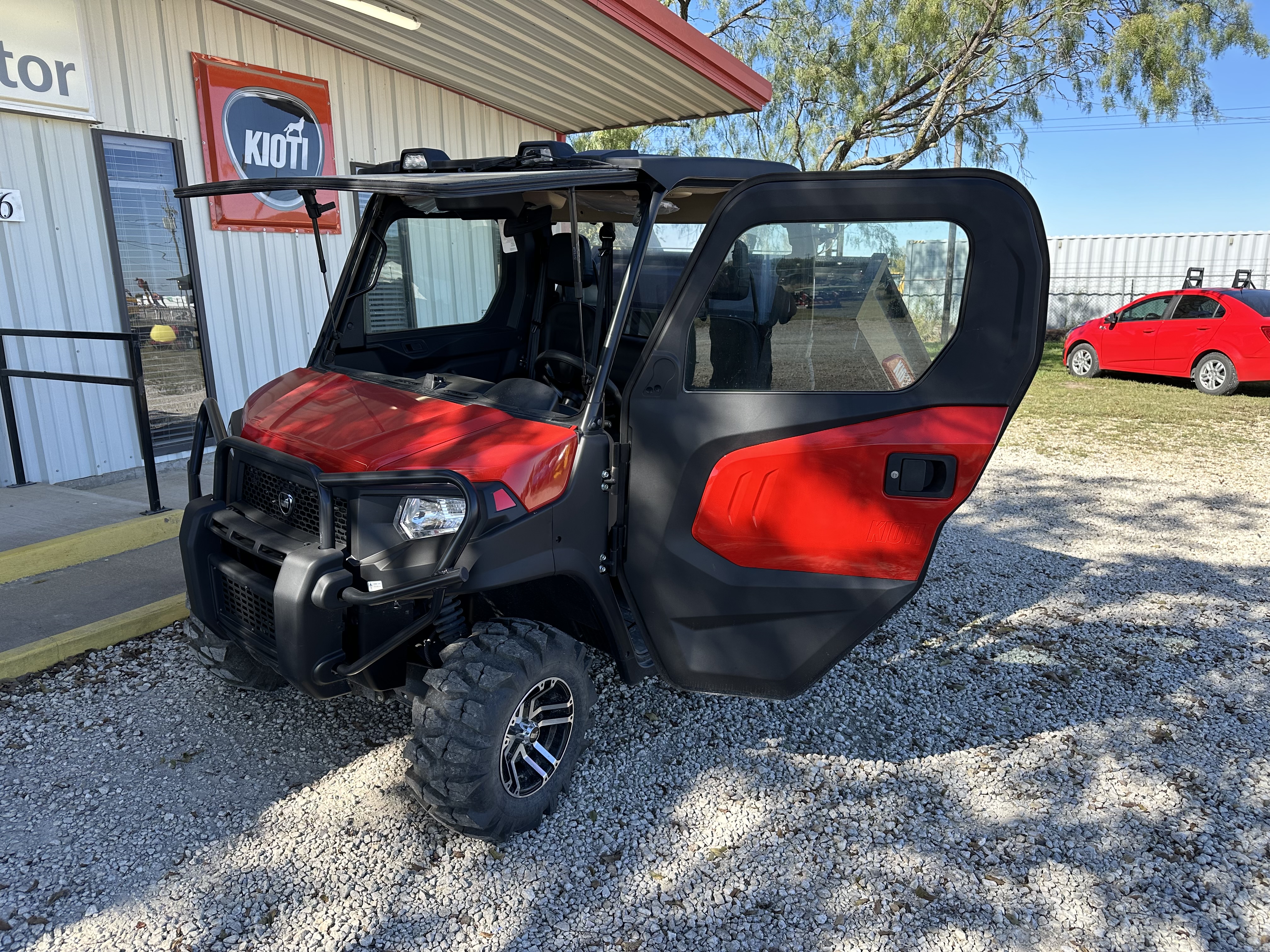 Kioti K9 2400 CAB:180