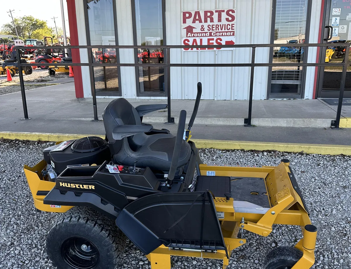 Hustler RAPTOR X 42  4888