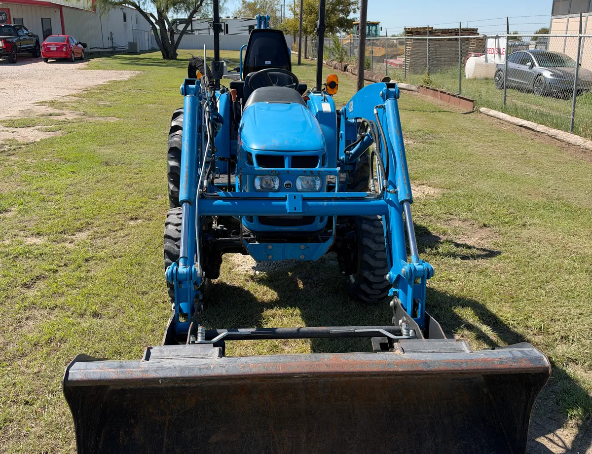 LS Tractor XG3025  5327