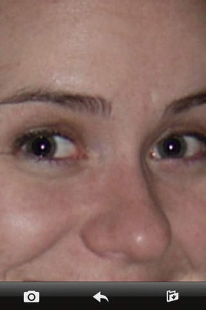 Screenshot Red Eye Remover HD on iPhone