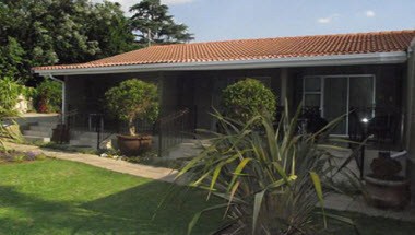 Oaklands Inn &amp; Conference Centre