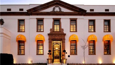 Monarch Hotel By Mantis