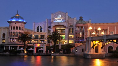 Island Club Hotel &amp; Apartments