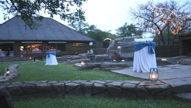 Manzi Maningi Private Game lodge