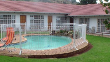 Acorn &amp; Summit Guest House