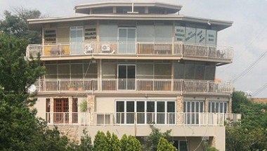 Triponza Guest House