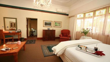 Devereux Lodge &amp; Villas