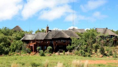 Mhondoro Game Lodge