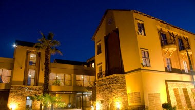 The Royal Elephant Hotel &amp; Conference Centre