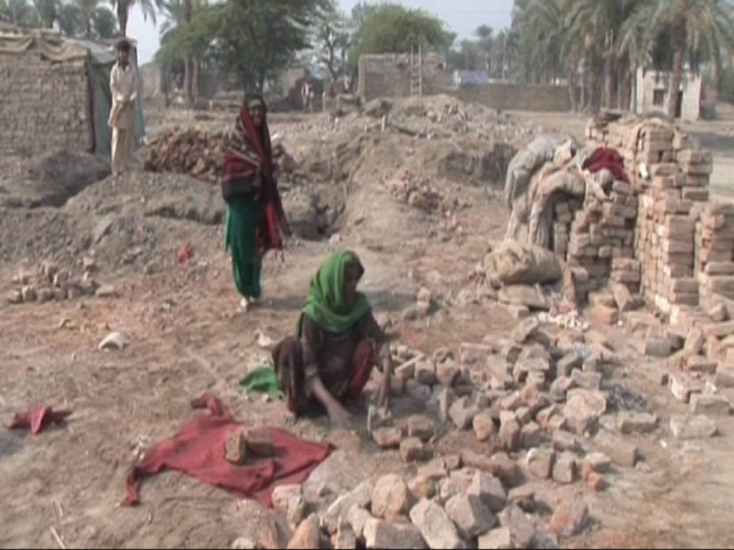 PAKISTAN / MULTAN RETURNEES