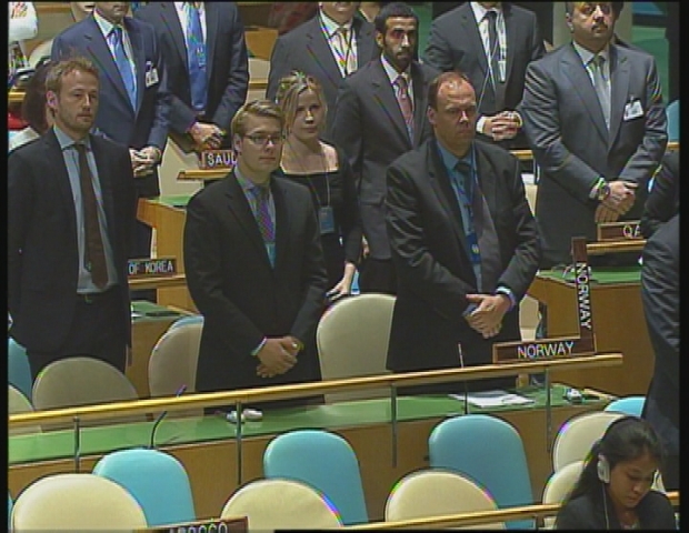 UN / YOUTH WRAP
