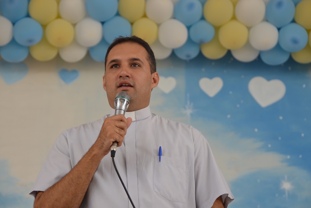 Um dos palestrante, Pe. Carlos Danilo