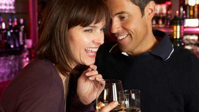 How to tell if she's interested online dating