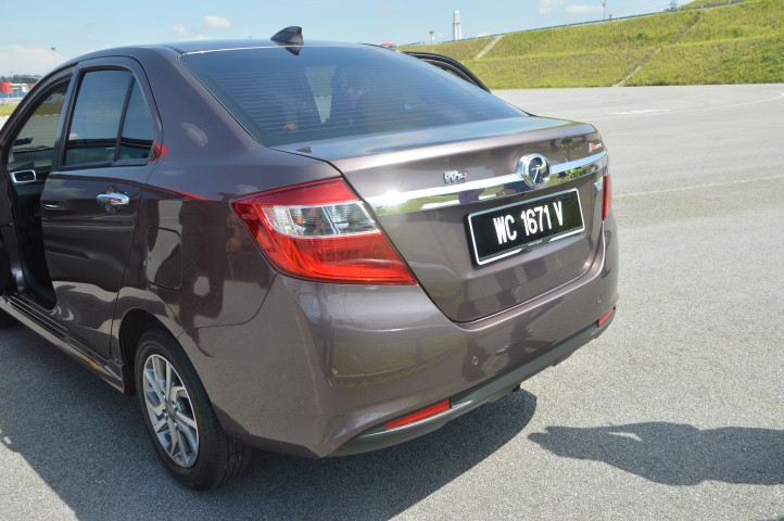 Perodua Bezza driving impressions  CarSifu